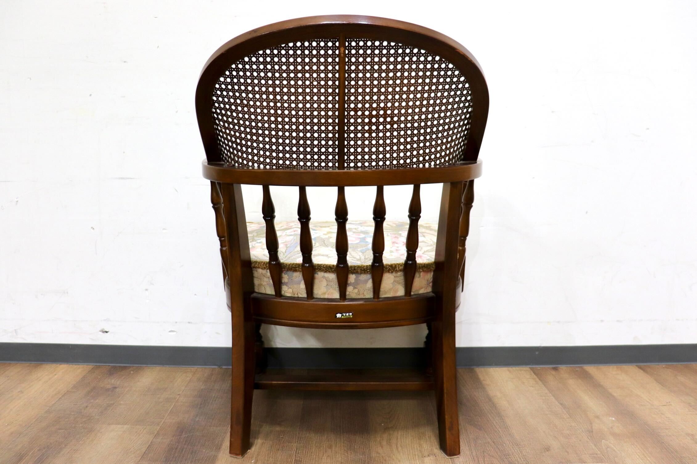 GMHH415A○karimoku / カリモク コロニアル アームチェア 椅子 ラウンジチェア シングルソファ ラタン 国産家具 レトロ ヴィンテージ