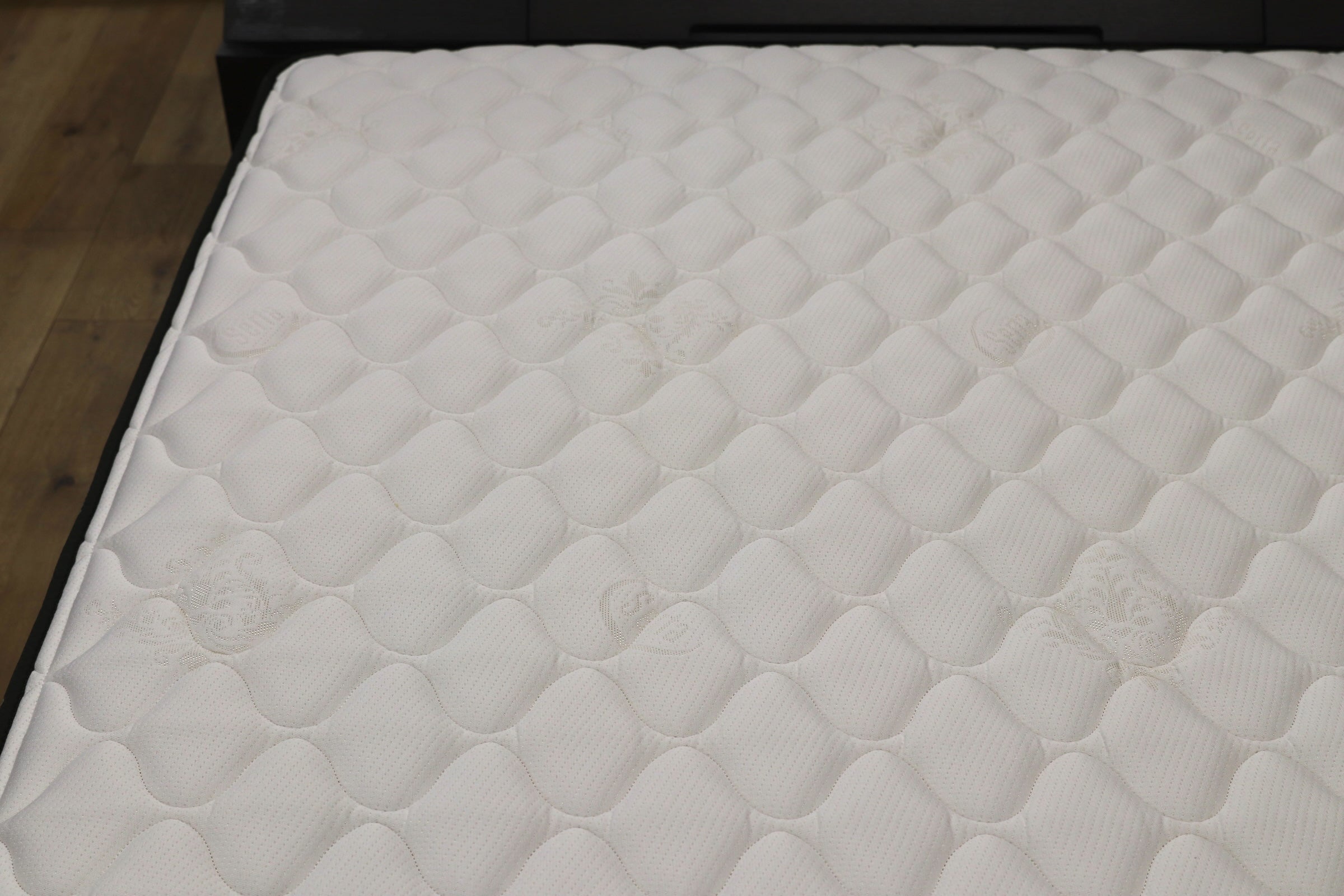 GMIK106○dreambed / ドリームベッド × Serta / サータ クイーンベッド マットレスセット LED照明付き 約47万 モデルルーム展示品