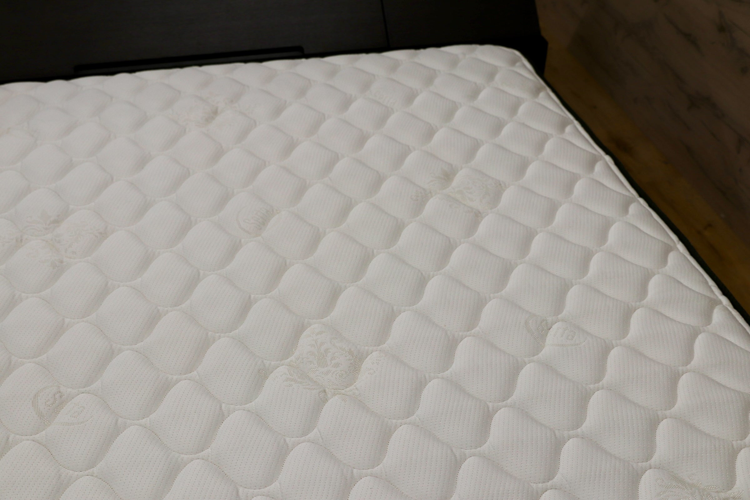 GMIK106○dreambed / ドリームベッド × Serta / サータ クイーンベッド マットレスセット LED照明付き 約47万 モデルルーム展示品