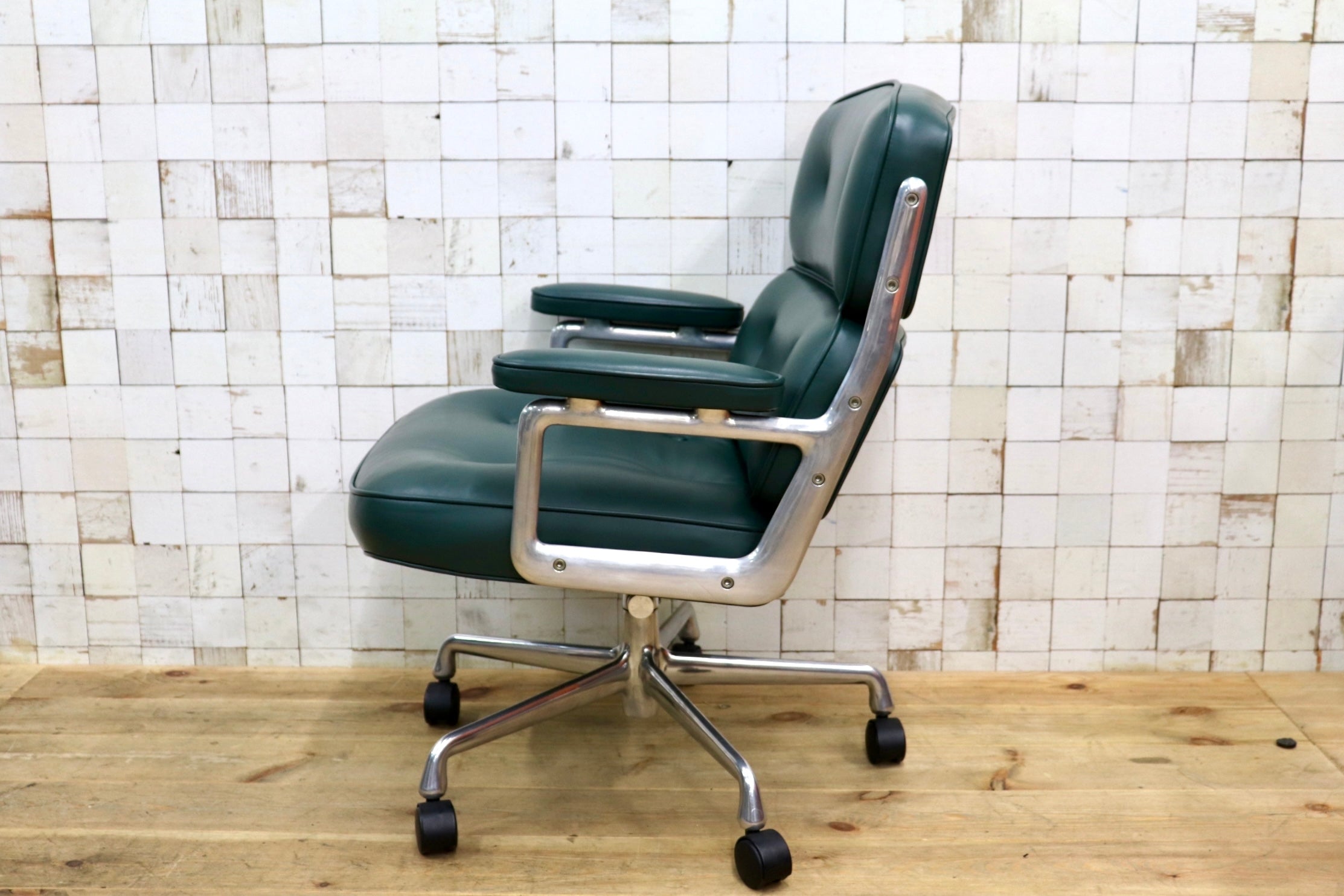 GMJO87E○Herman Miller / ハーマンミラー イームズ エグゼクティブチェア タイムライフチェア 本革 グリーン チャールズ＆レイ 定価約95万