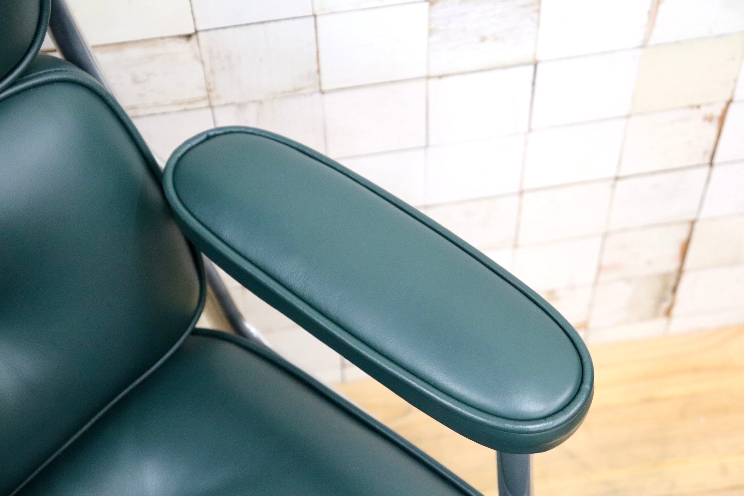 GMJO87E○Herman Miller / ハーマンミラー イームズ エグゼクティブチェア タイムライフチェア 本革 グリーン チャールズ＆レイ 定価約95万