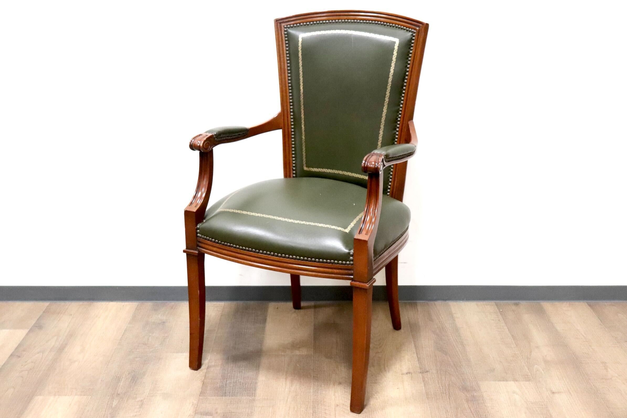 GMHS84B○スペイン製 ダイニングチェア アームチェア 食卓椅子 椅子 チェア 彫刻 鋲打ち レザー アンティーク クラシック ヨーロピアン