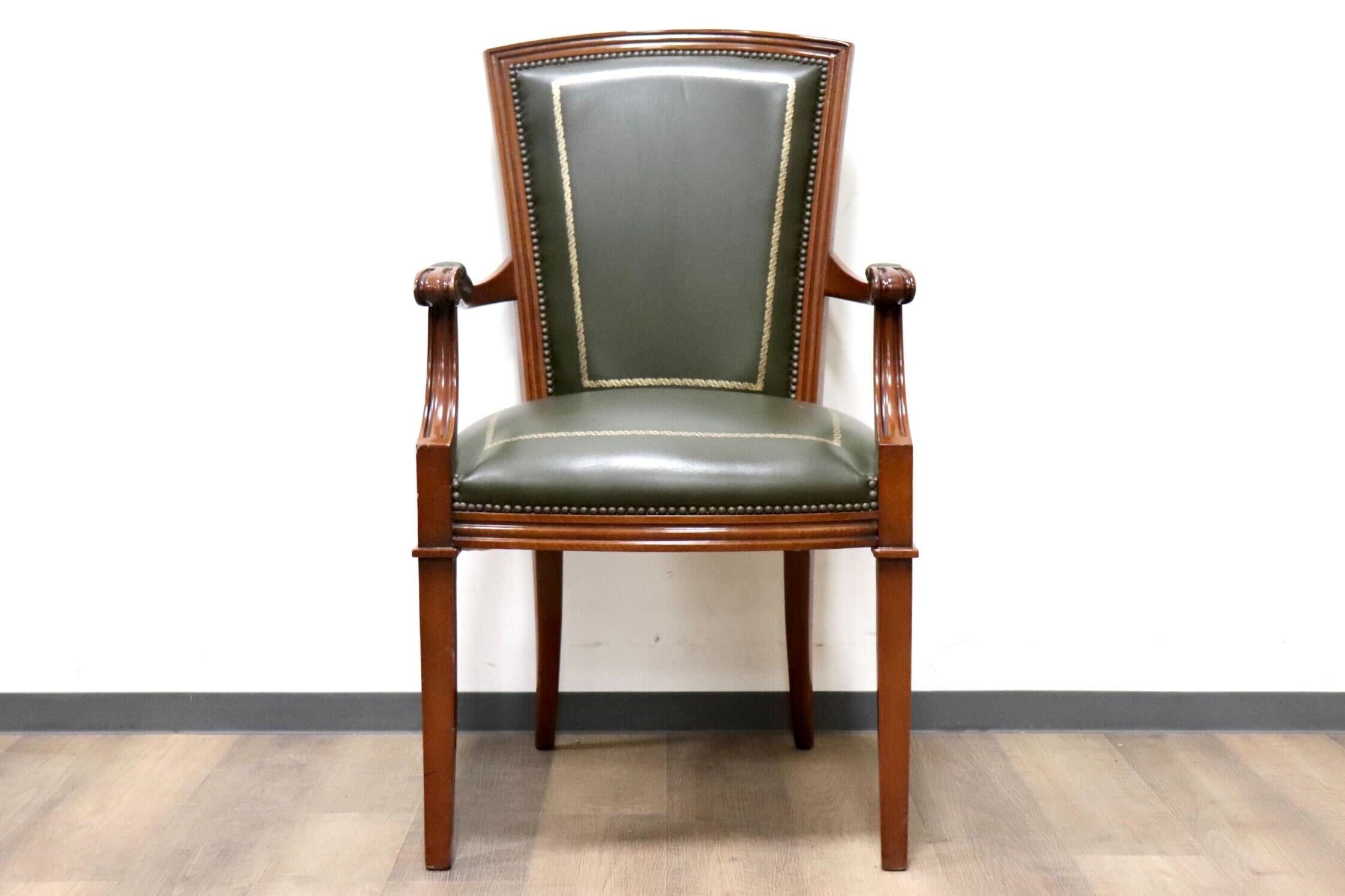 GMHS84B○スペイン製 ダイニングチェア アームチェア 食卓椅子 椅子 チェア 彫刻 鋲打ち レザー アンティーク クラシック ヨーロピアン