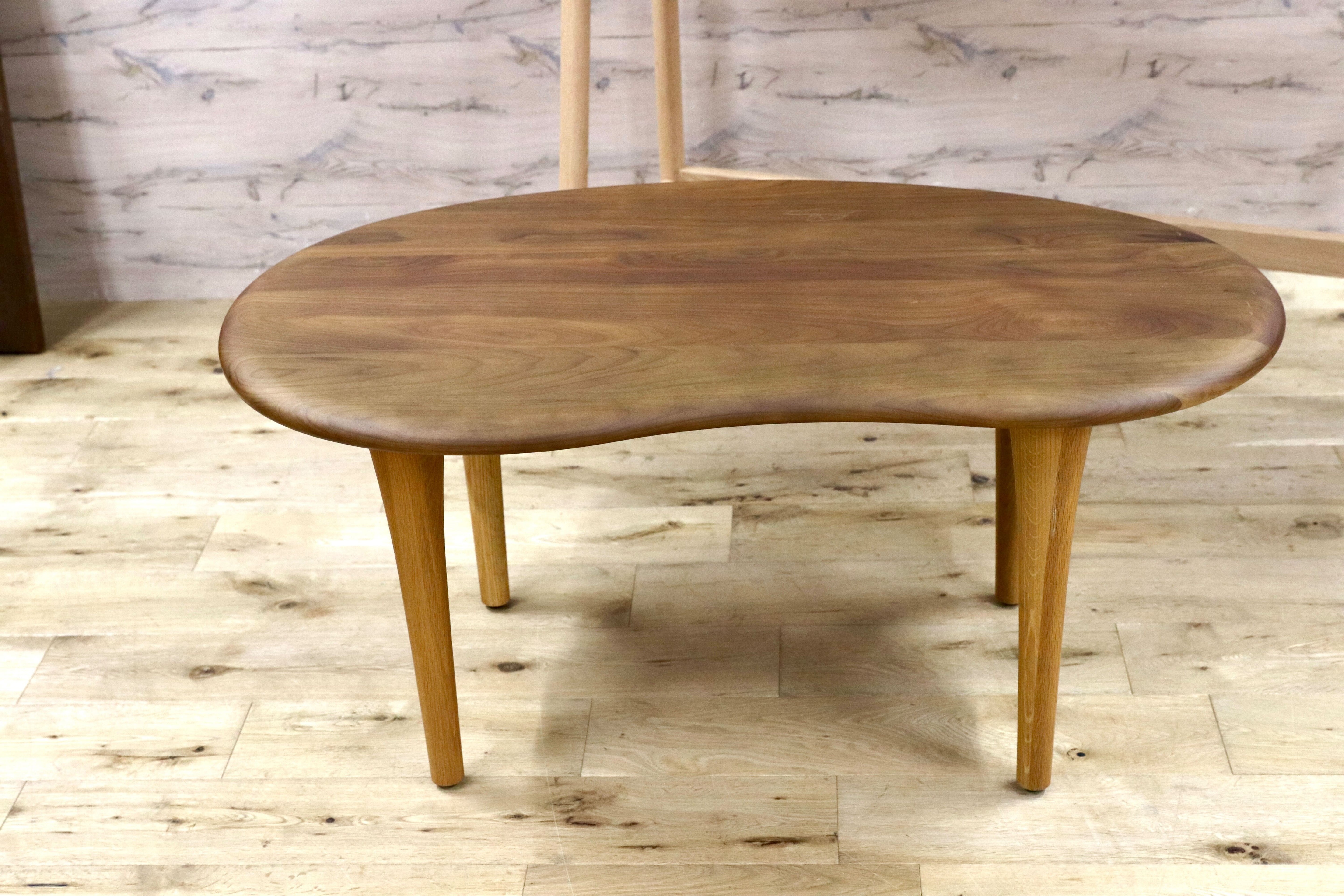 GMIS449B○飛騨産業 / HIDA 侭（じん）Hida sangyo Table ビーンズ型 ウォールナット×オーク 定価28〜35万 モデルルーム展示品