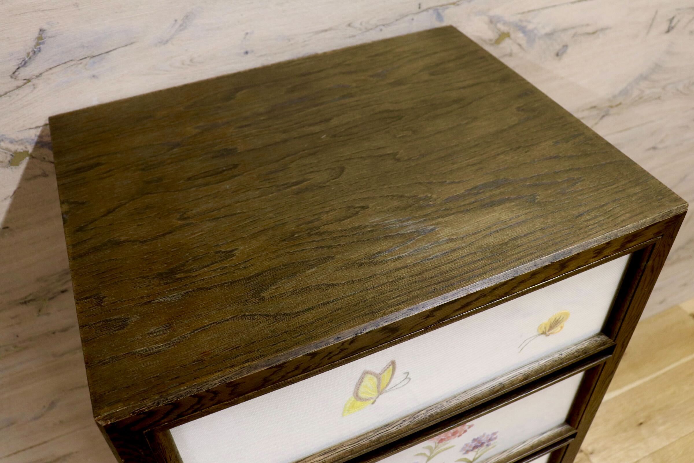 GMIH279○神戸家具 洋家具 伊藤家具 5段チェスト 整理タンス オーク材 クラシカル 花柄 刺繍 和製ヴィンテージ レトロ アンティーク