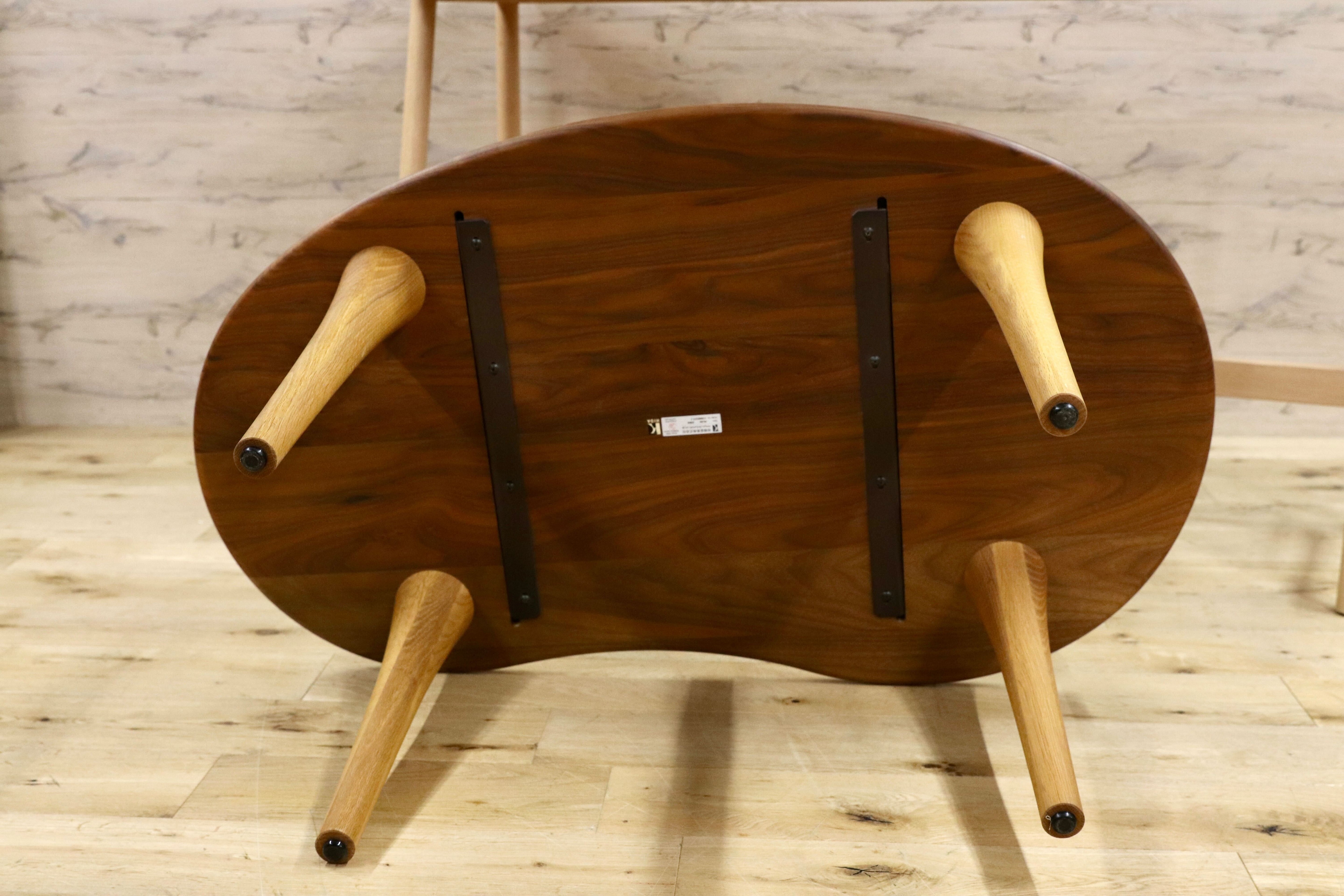 GMIS449B○飛騨産業 / HIDA 侭（じん）Hida sangyo Table ビーンズ型 ウォールナット×オーク 定価28〜35万 モデルルーム展示品