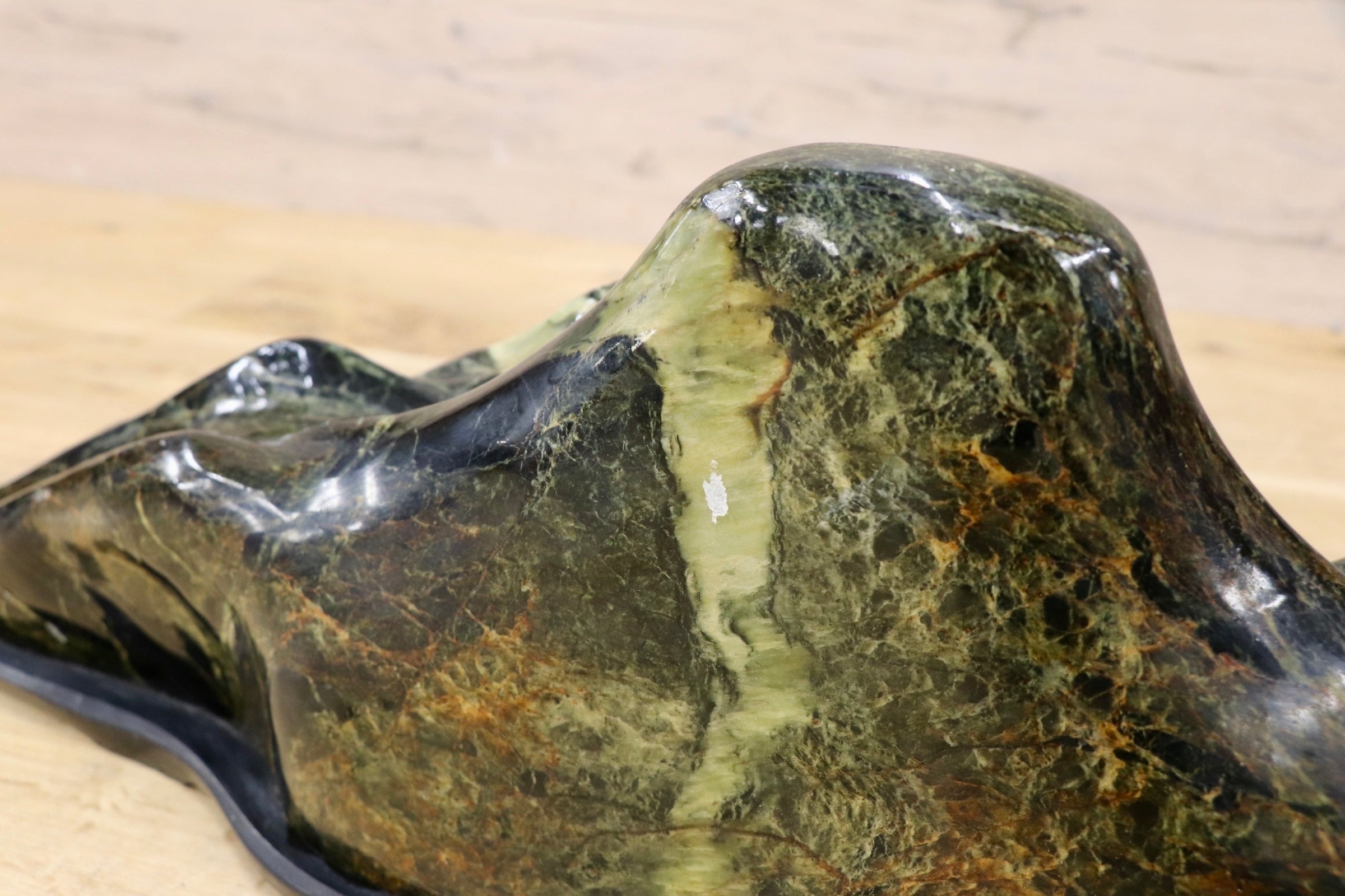 GMJO72N○天然石 飾石 「連峰景」 水石 置物 専用台座付き オブジェ インテリア