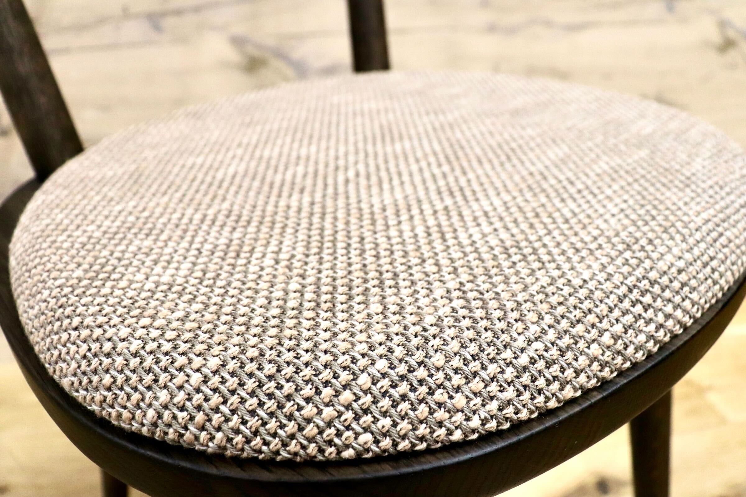 GMIS304B○karimoku / カリモク omi ダイニングチェア アームレスチェア 椅子 ナラ材 ファブリック 藤森泰司 展示品