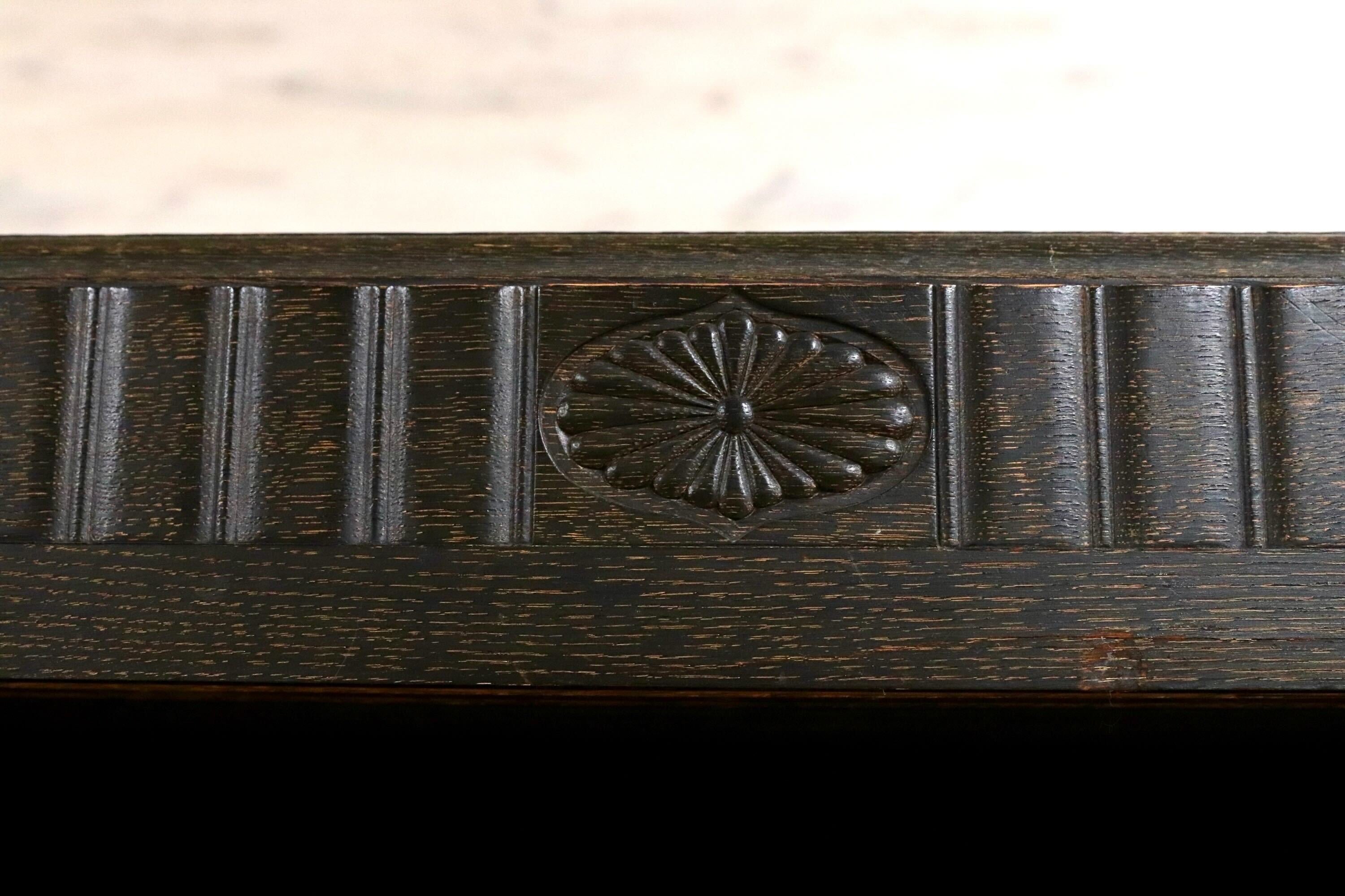 GMIS425○超稀少 三越家具 十六八重表菊 明治〜昭和初期 食器棚 キャビネット 飾り棚 楢材 和製アンティーク 水屋棚 和家具 ヴィンテージ