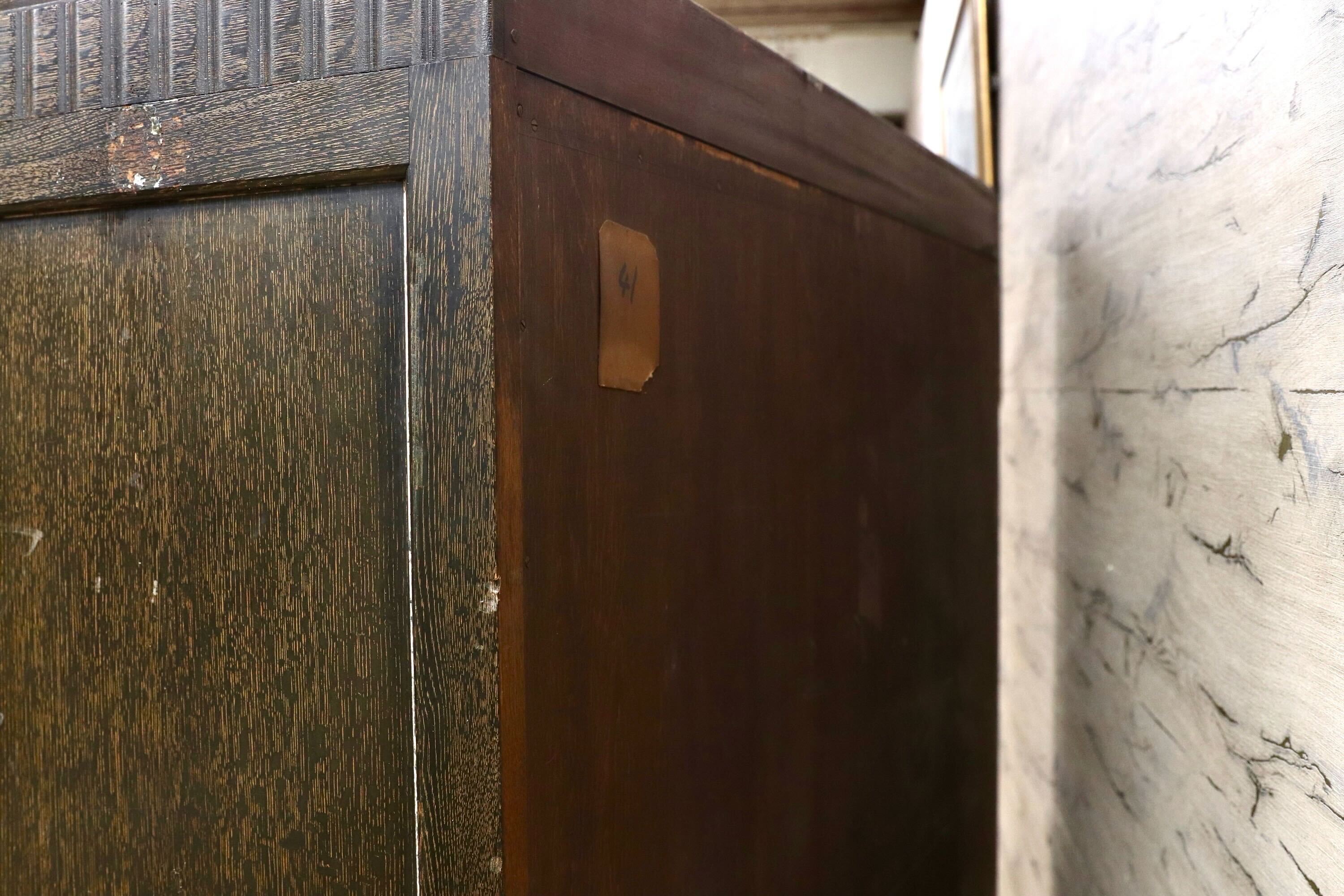 GMIS425○超稀少 三越家具 十六八重表菊 明治〜昭和初期 食器棚 キャビネット 飾り棚 楢材 和製アンティーク 水屋棚 和家具 ヴィンテージ