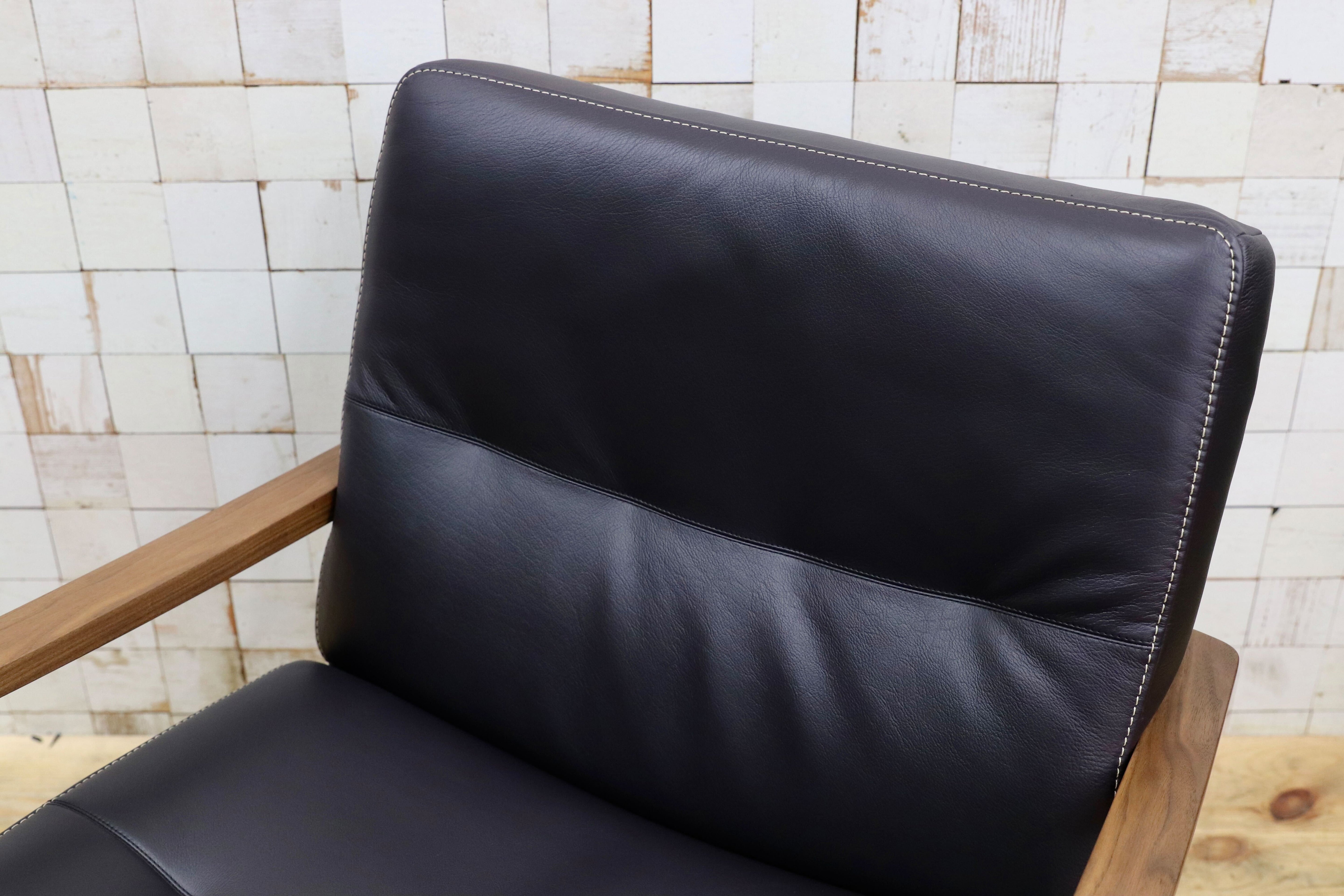 GMIS426A○karimoku / カリモク ZU16 1人掛けソファ シングルソファ アームチェア ウォールナット 本革 レザー ネイビー色 定価約16.7万