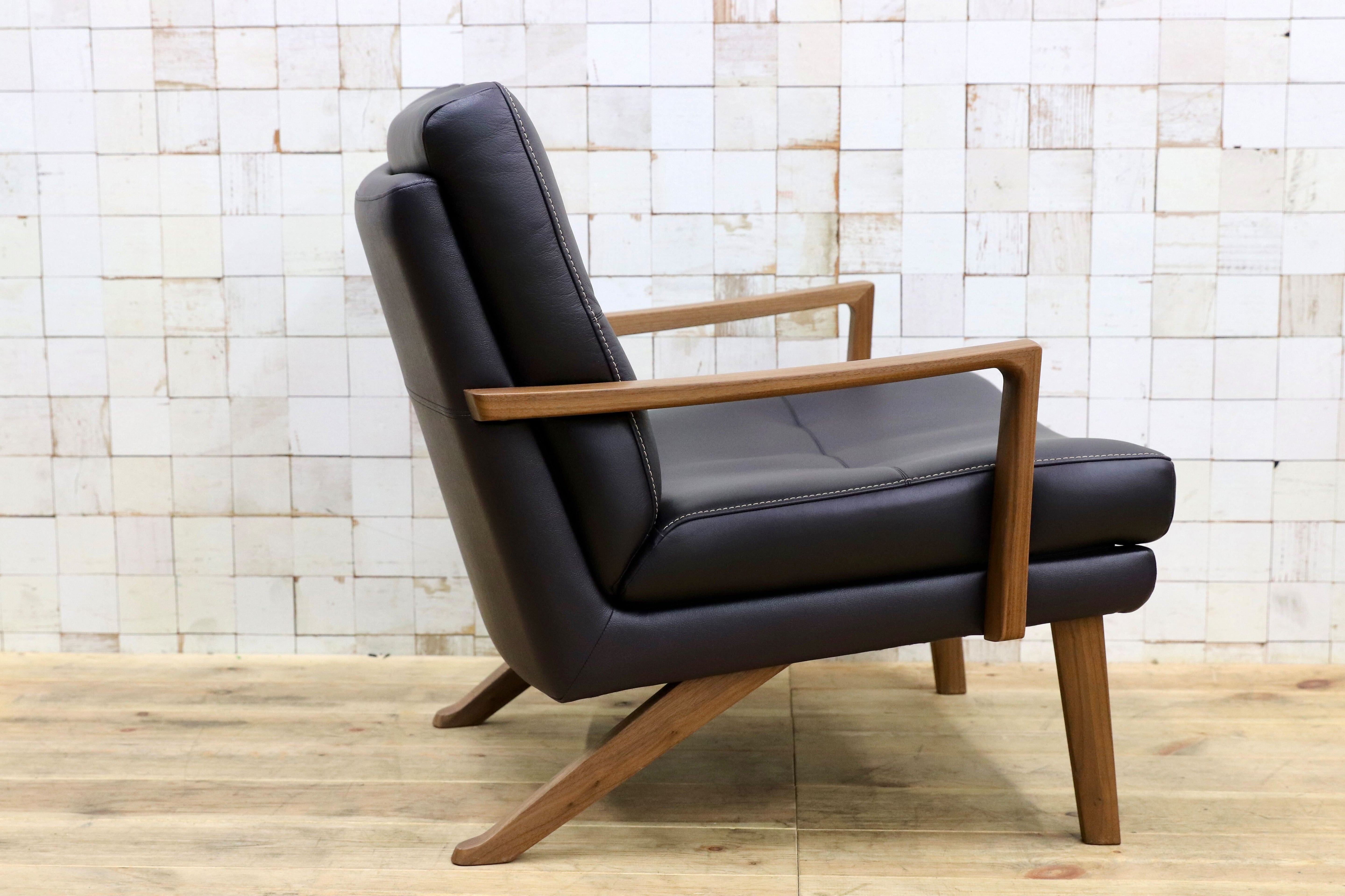 GMIS426A○karimoku / カリモク ZU16 1人掛けソファ シングルソファ アームチェア ウォールナット 本革 レザー ネイビー色 定価約16.7万