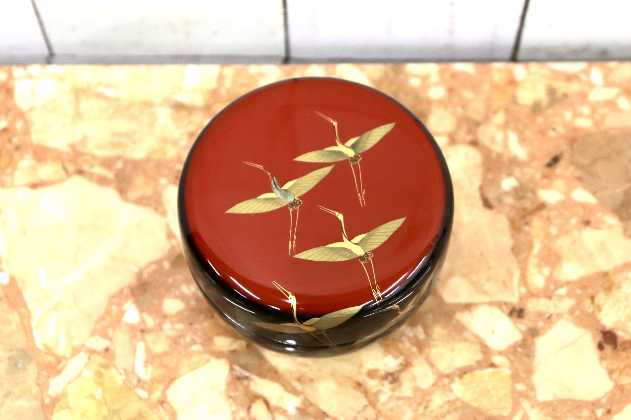 GMJK371X〇宗香 鶴蒔絵 香合 黒漆 朱塗 金蒔絵 鶴文 茶道具 茶道具香合 漆器 共箱 茶道 茶席 煎茶道具 工芸品 美術
