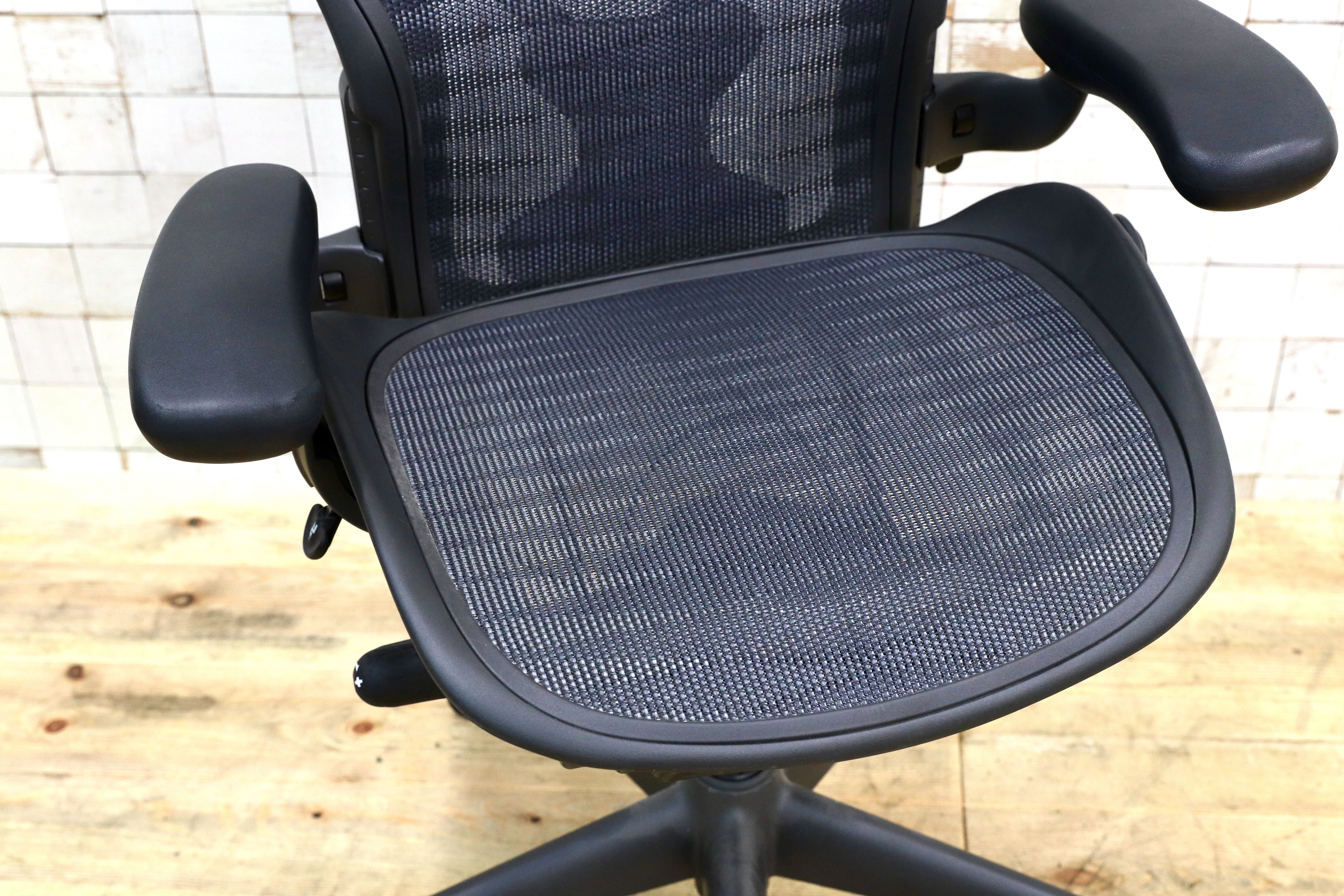 GMIK357○Herman Miller / ハーマンミラー アーロンチェア クラシック Bサイズ オフィスチェア デスクチェア ワークチェア 16年製