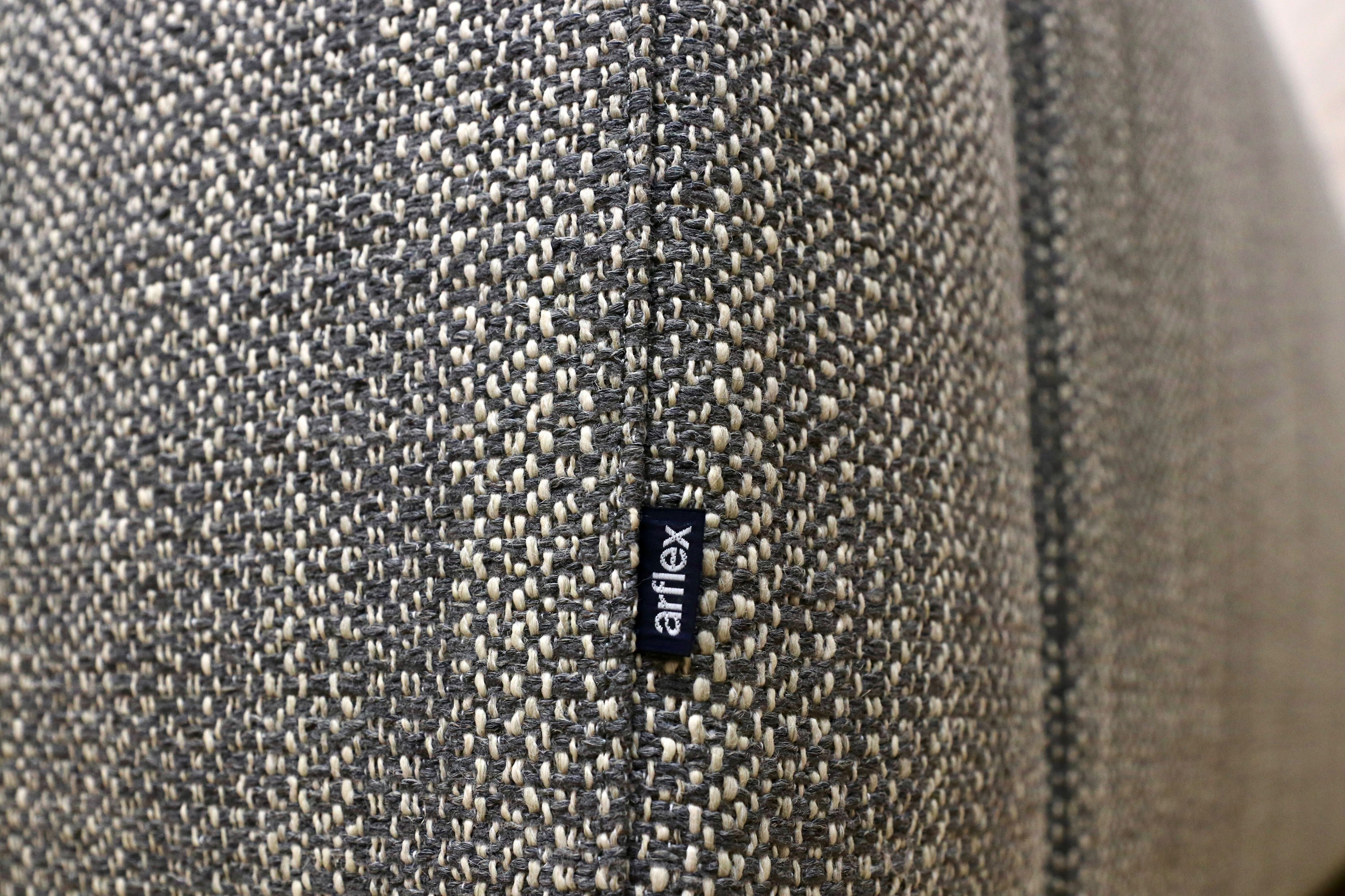 GMIH392A○arflex / アルフレックス SONA ソーナ 2.5人掛けソファ ラブソファ ファブリック イタリアモダン 定価約85万 美品