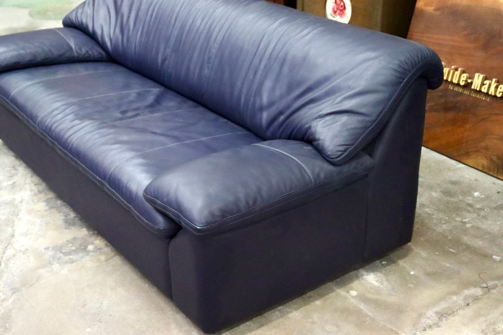 GMFS151○karimoku / カリモク 国産家具 本革張り 3人掛けソファ ダークネイビー ブルー レザーソファ 応接ソファ ヴィンテージ 長椅子