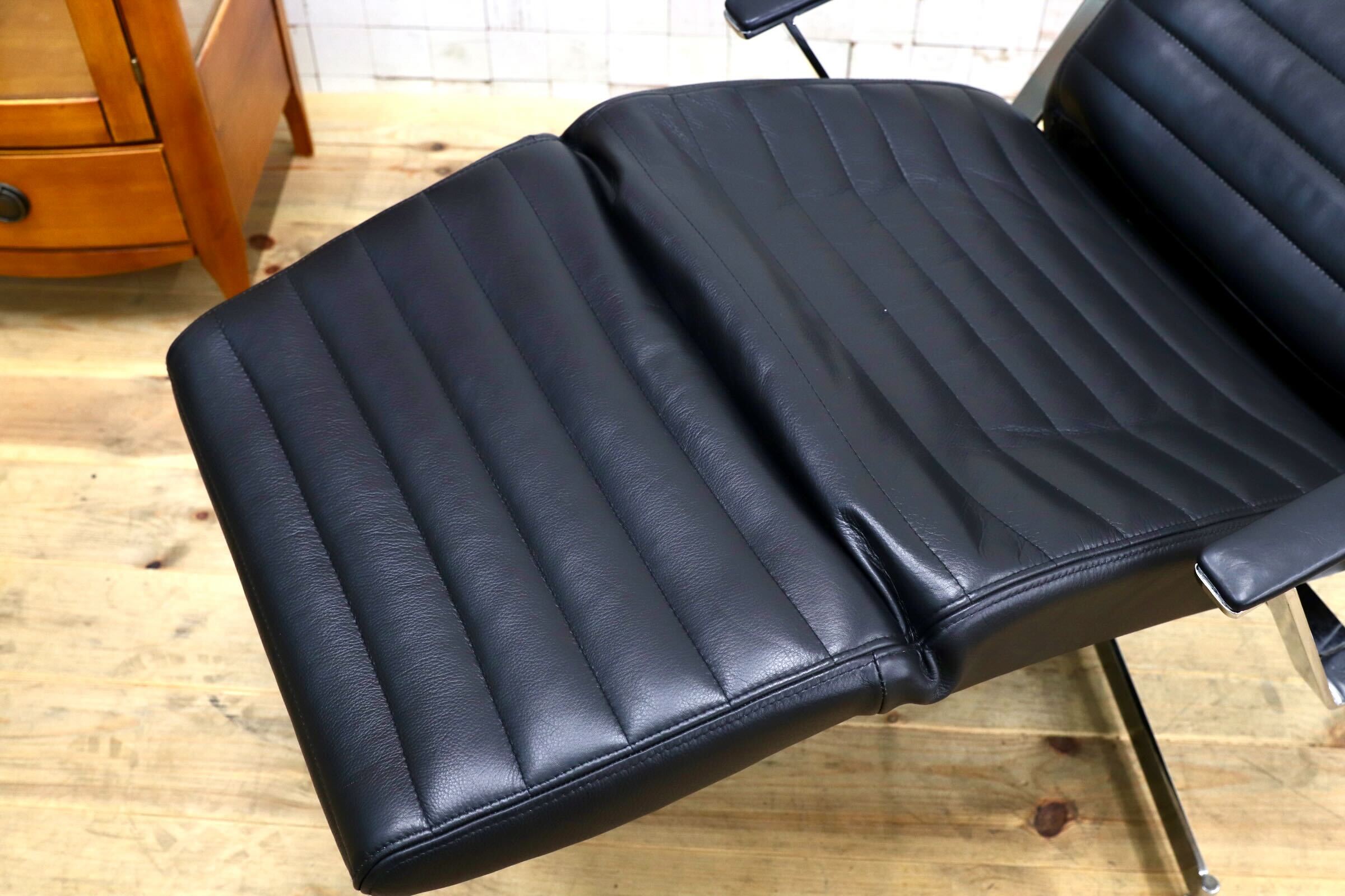 GMJH120○KEBE / ケベ KE-23 パーソナルチェア リクライニングチェア シングルソファ 総本革 デンマーク製 北欧家具 定価37.2万円 稀少