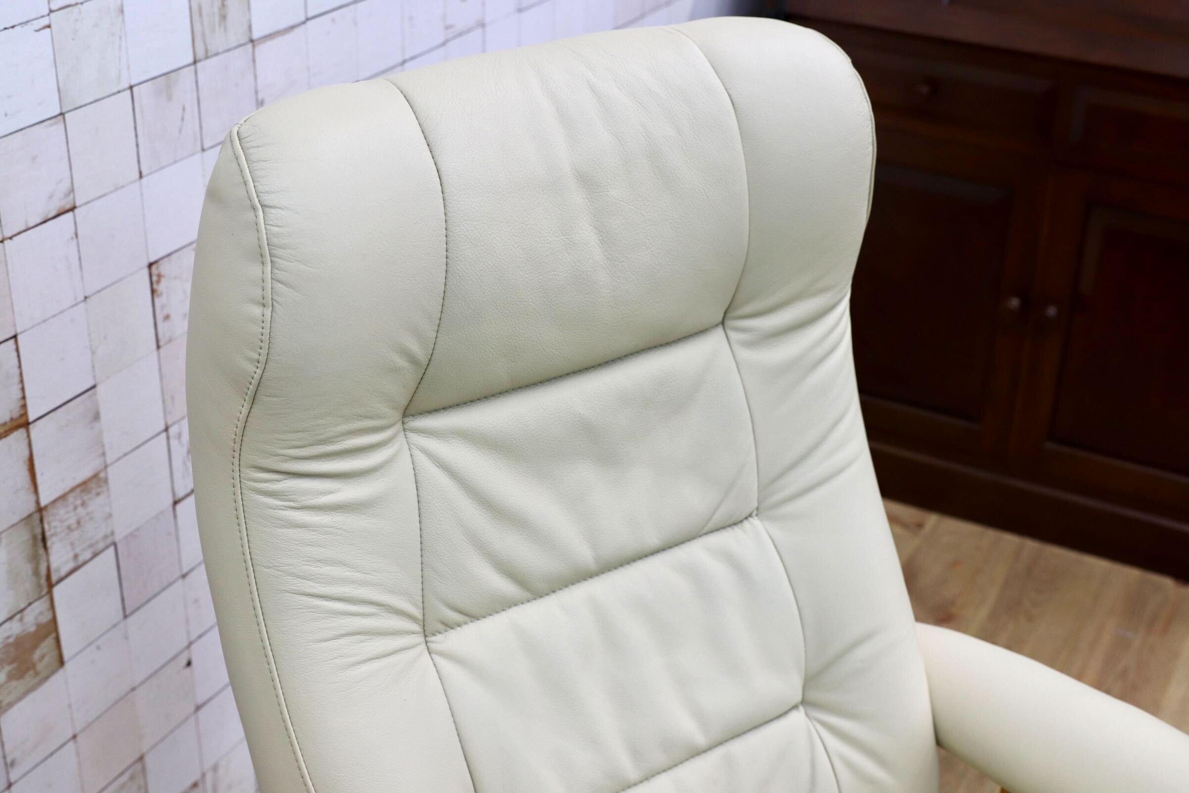 GMJK100○EKORNES / エコーネス Stressless ストレスレス リクライニングチェア オットマン 本革 北欧 ノルウェー クリーム ヴィンテージ