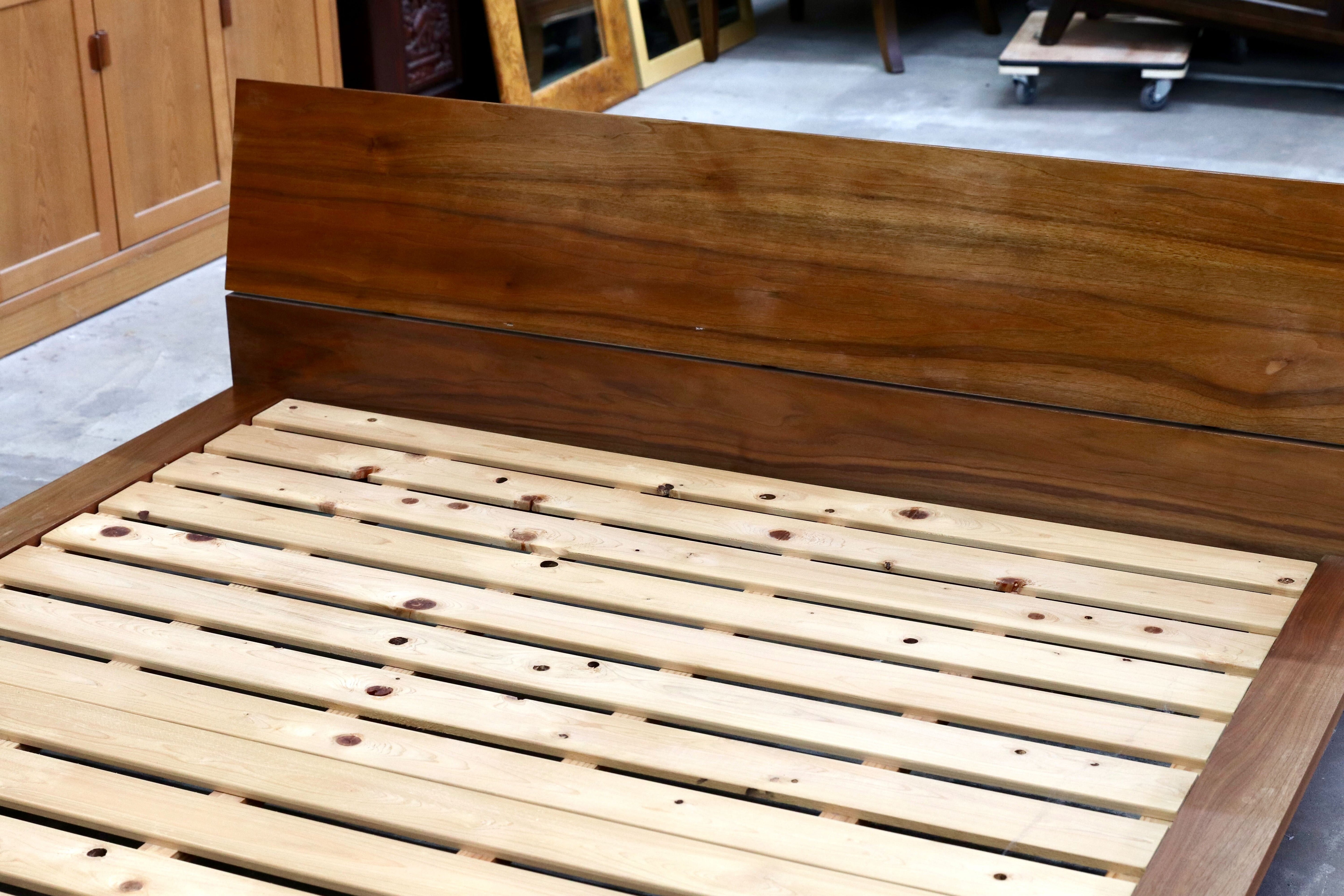 GMIH179○Masterwal / マスターウォール Moreless モアレス アカセ木工 クイーン ベッドフレーム ウォールナット無垢材 約40万