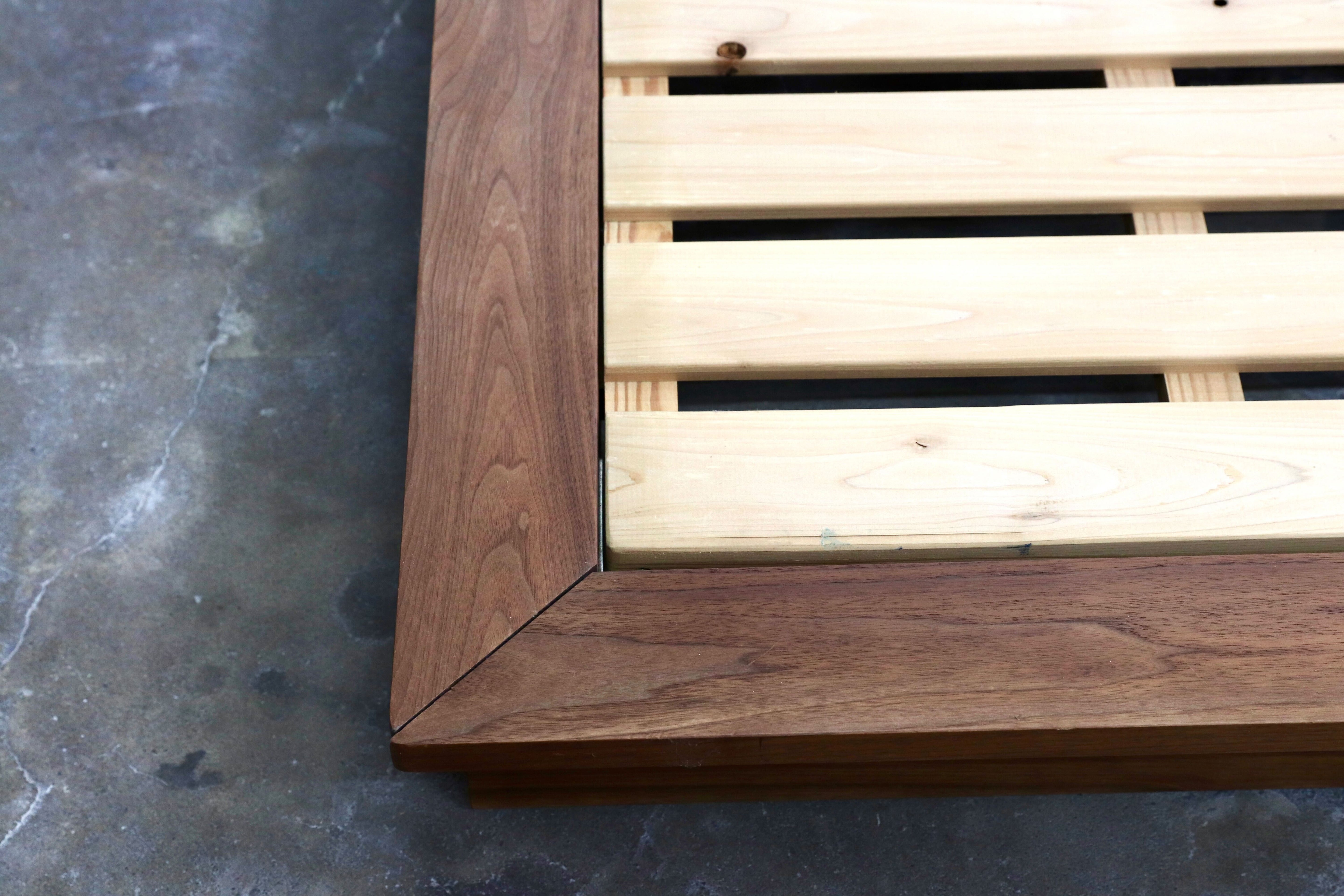 GMIH179○Masterwal / マスターウォール Moreless モアレス アカセ木工 クイーン ベッドフレーム ウォールナット無垢材 約40万