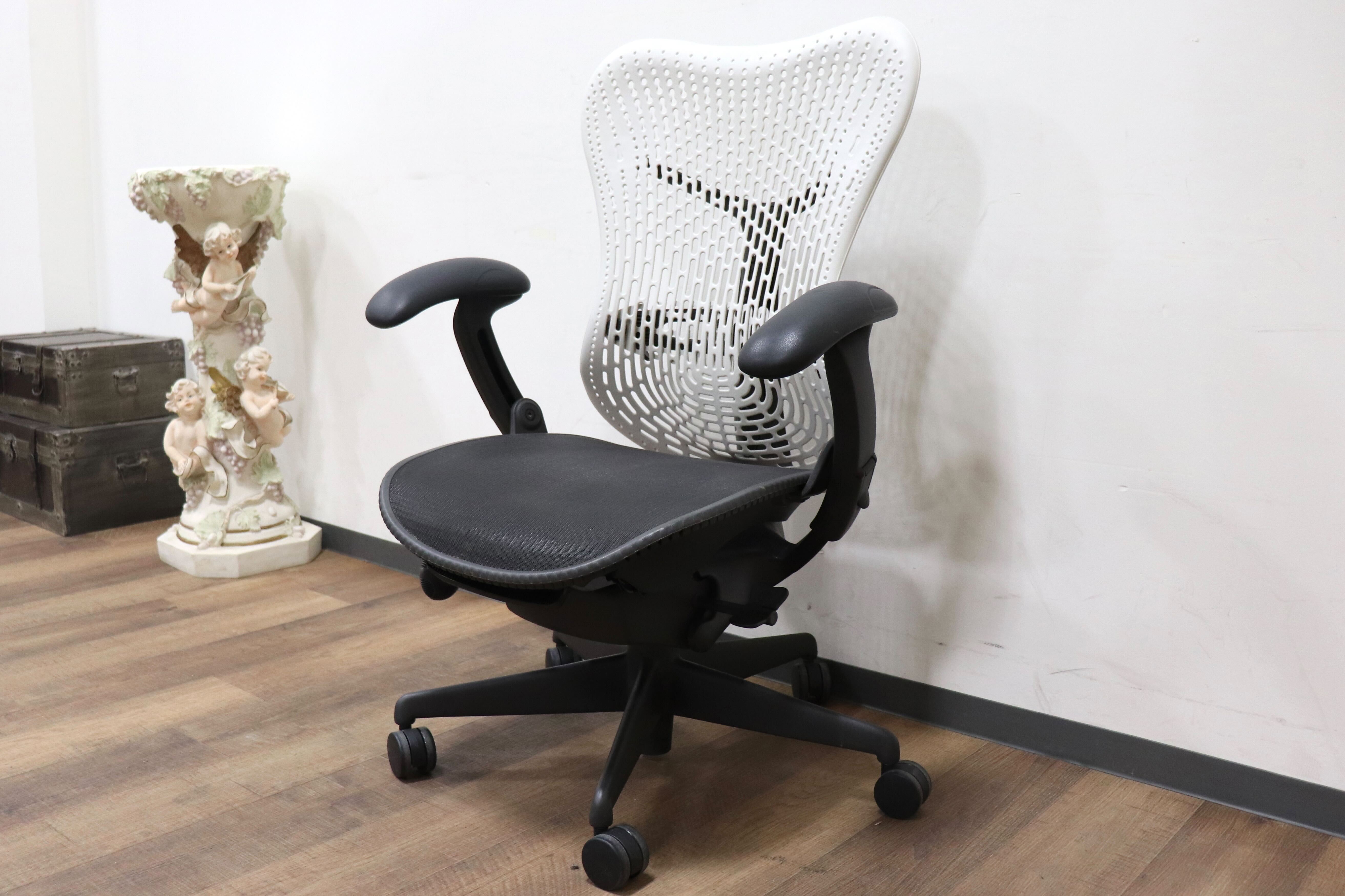 GMHK142○Herman Miller / ハーマンミラー Mirra Chair ミラチェア グラファイト デスクチェア オフィスチェア 書斎椅子