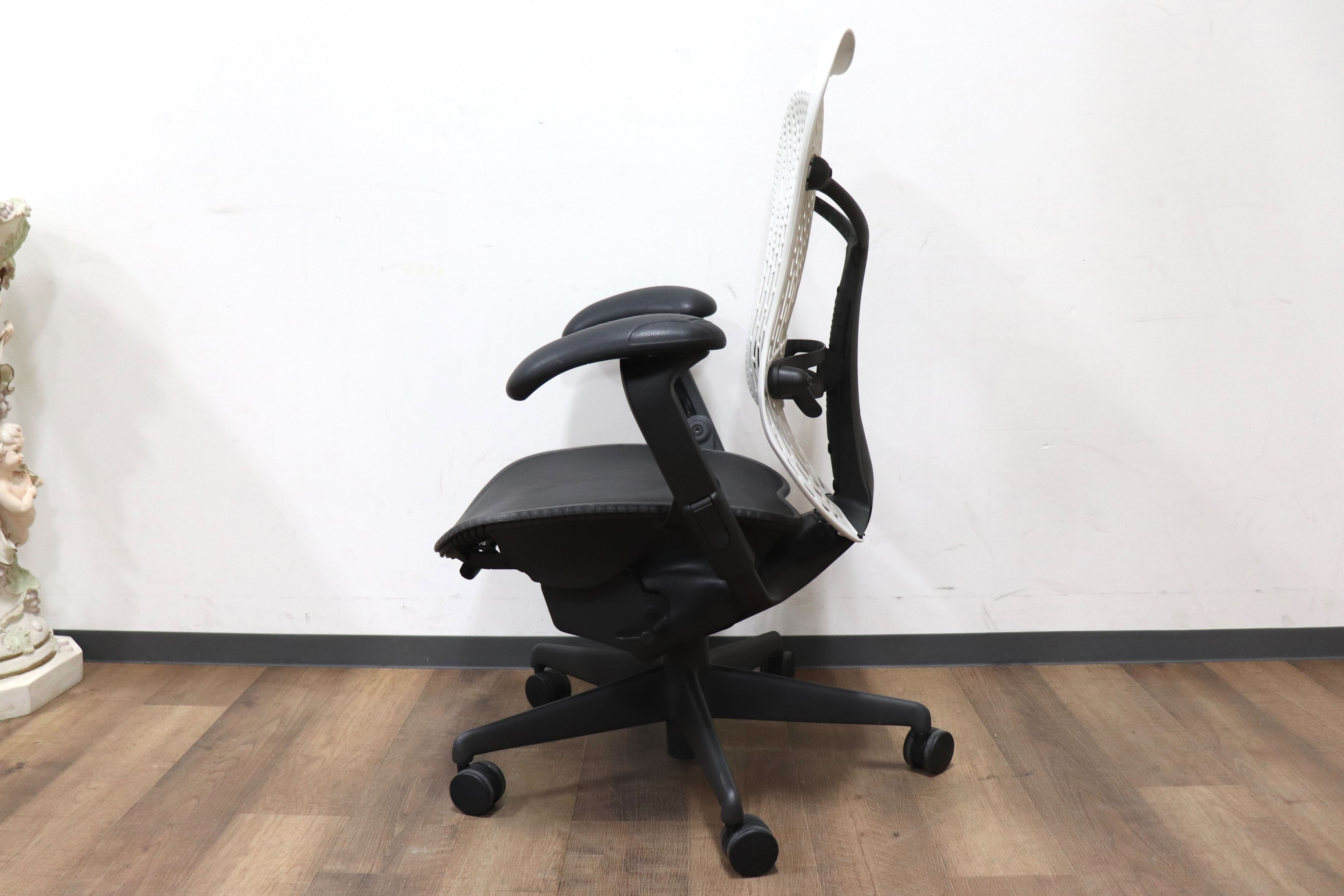 GMHK142○Herman Miller / ハーマンミラー Mirra Chair ミラチェア グラファイト デスクチェア オフィスチェア 書斎椅子