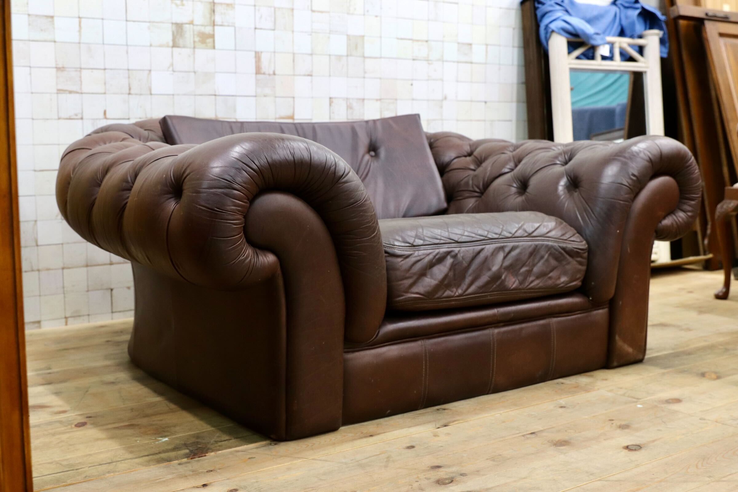 GMJK136○英国ヴィンテージ チェスターフィールド 本革 1人掛けソファ ラウンジソファ 英国クラシック 稀少 Furniture and Furnishings