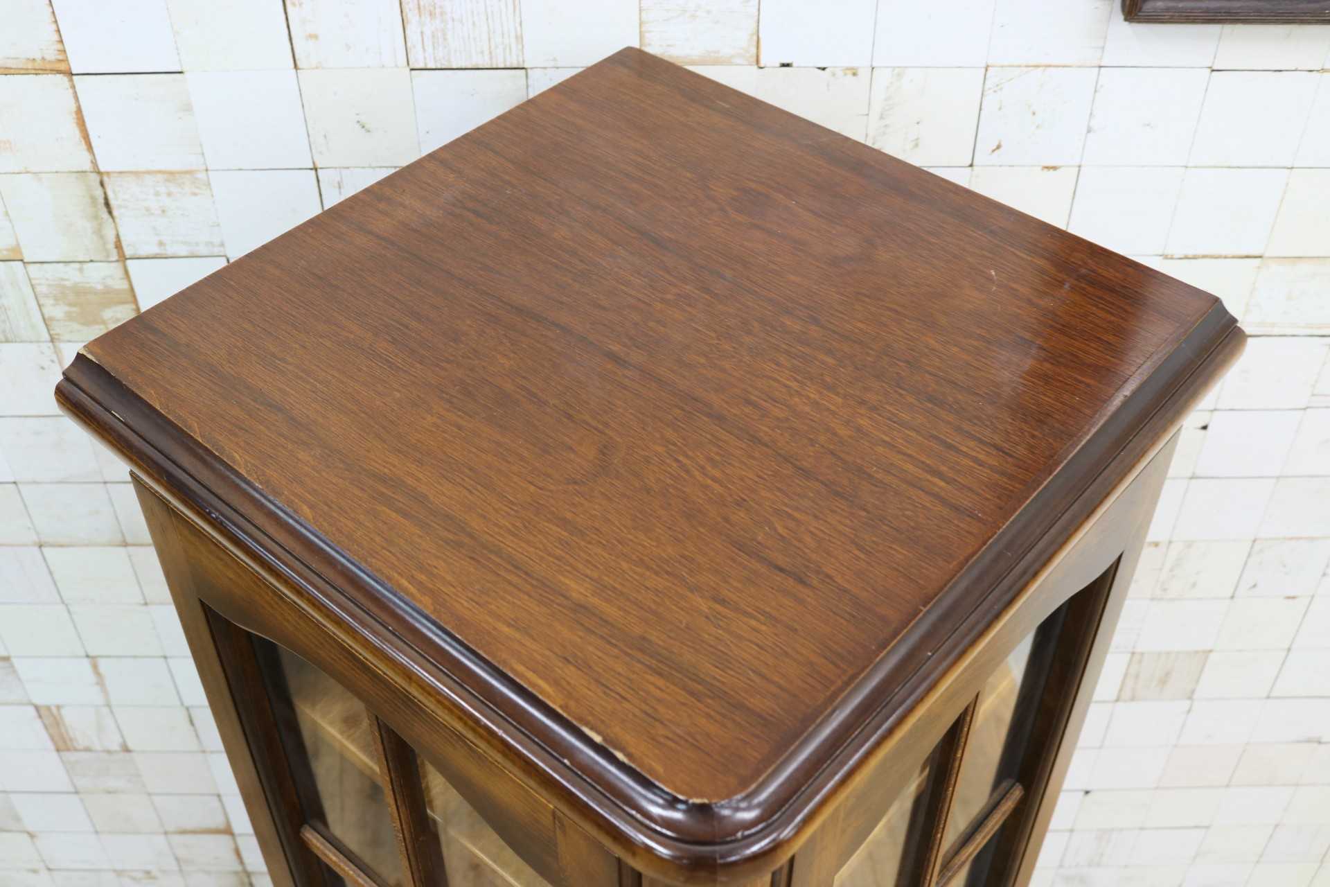 GMJS219A◯karimoku / カリモク コロニアル コーナーキャビネット 飾り棚 キュリオケース クラシック ヴィンテージ 国産家具 レトロ