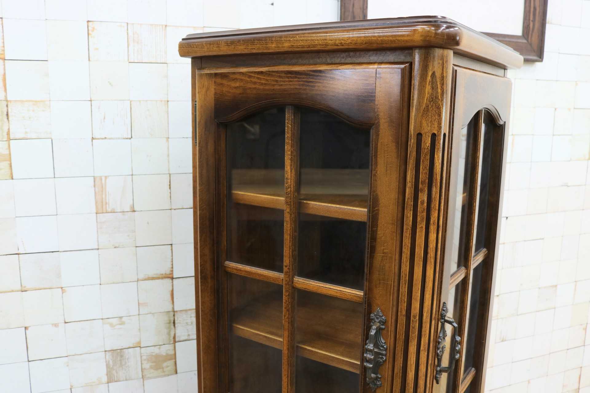 GMJS219A◯karimoku / カリモク コロニアル コーナーキャビネット 飾り棚 キュリオケース クラシック ヴィンテージ 国産家具 レトロ