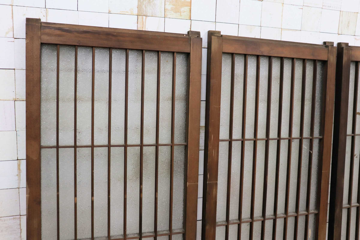 GMJS260D◯アンティーク 木製格子戸 縦格子戸 4枚セット 建具 引き戸 間仕切り ガラス戸 モールガラス 古民家 店舗什器 昭和レトロ