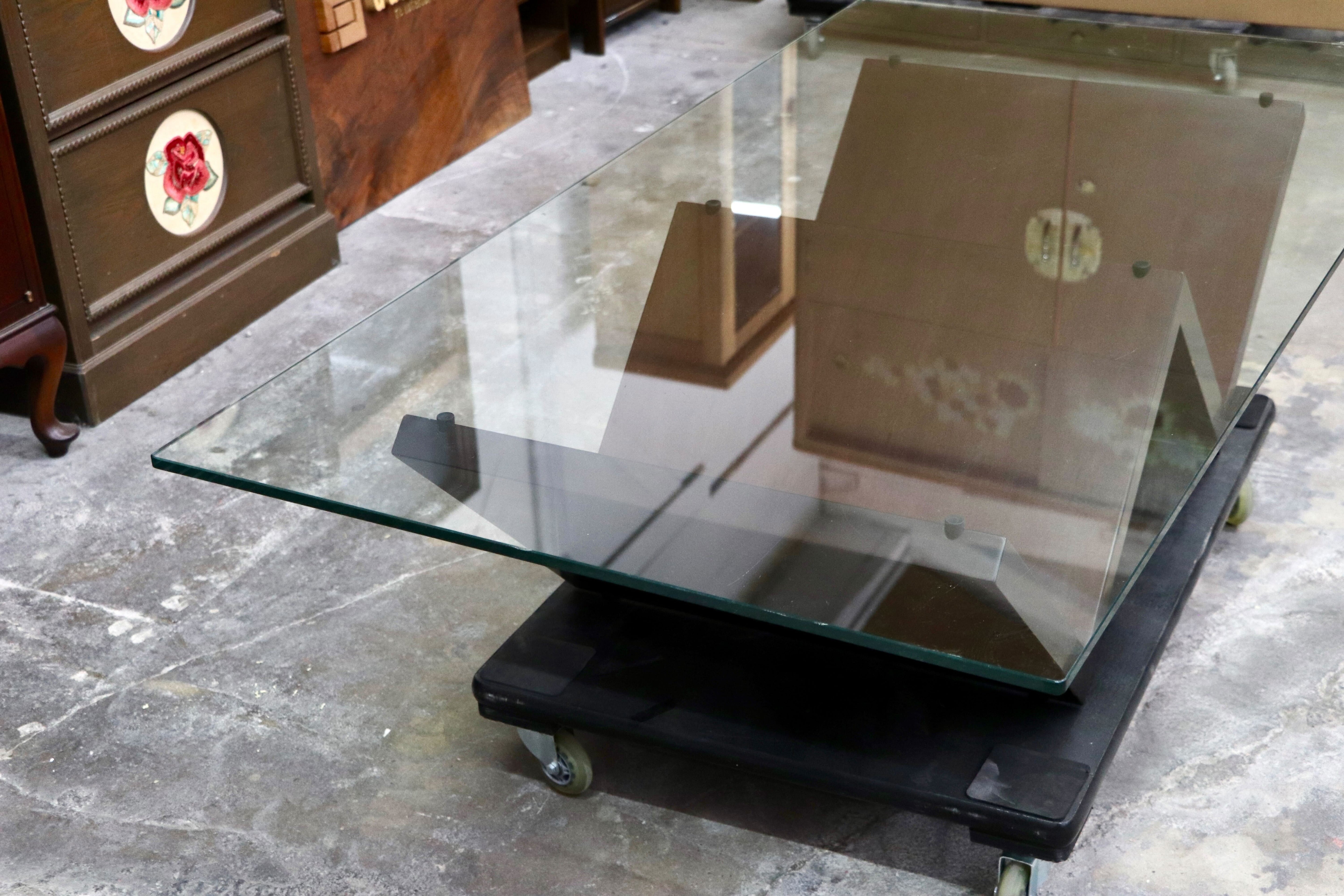 GMIH518○arflex / アルフレックス MONTAGNA モンターニャ センターテーブル 川崎文男 ガラス天板 ウォールナット系 イタリアモダン 約30万