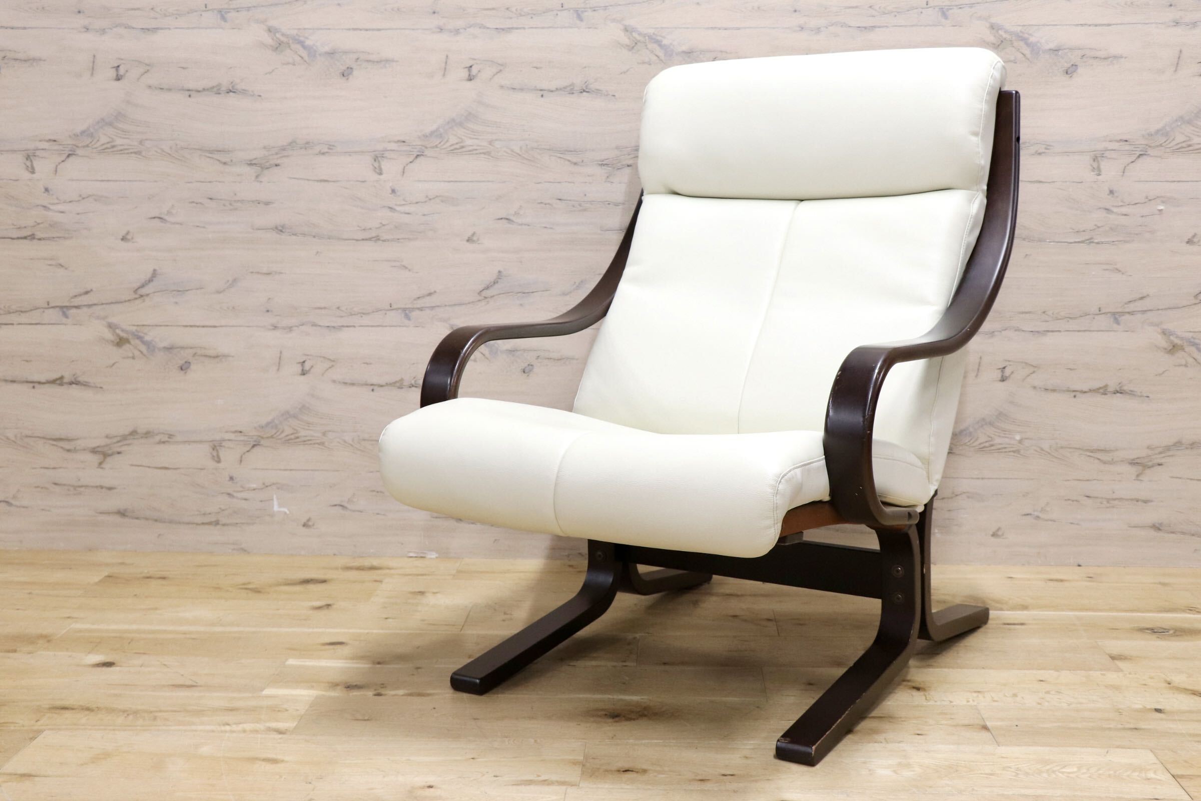 GMJK328A○冨士ファニチア / FUJI FURNITURE Agio アージオ 1人掛けソファ シングルソファ ラウンジチェア 木製 ホワイト レザー 国産家具