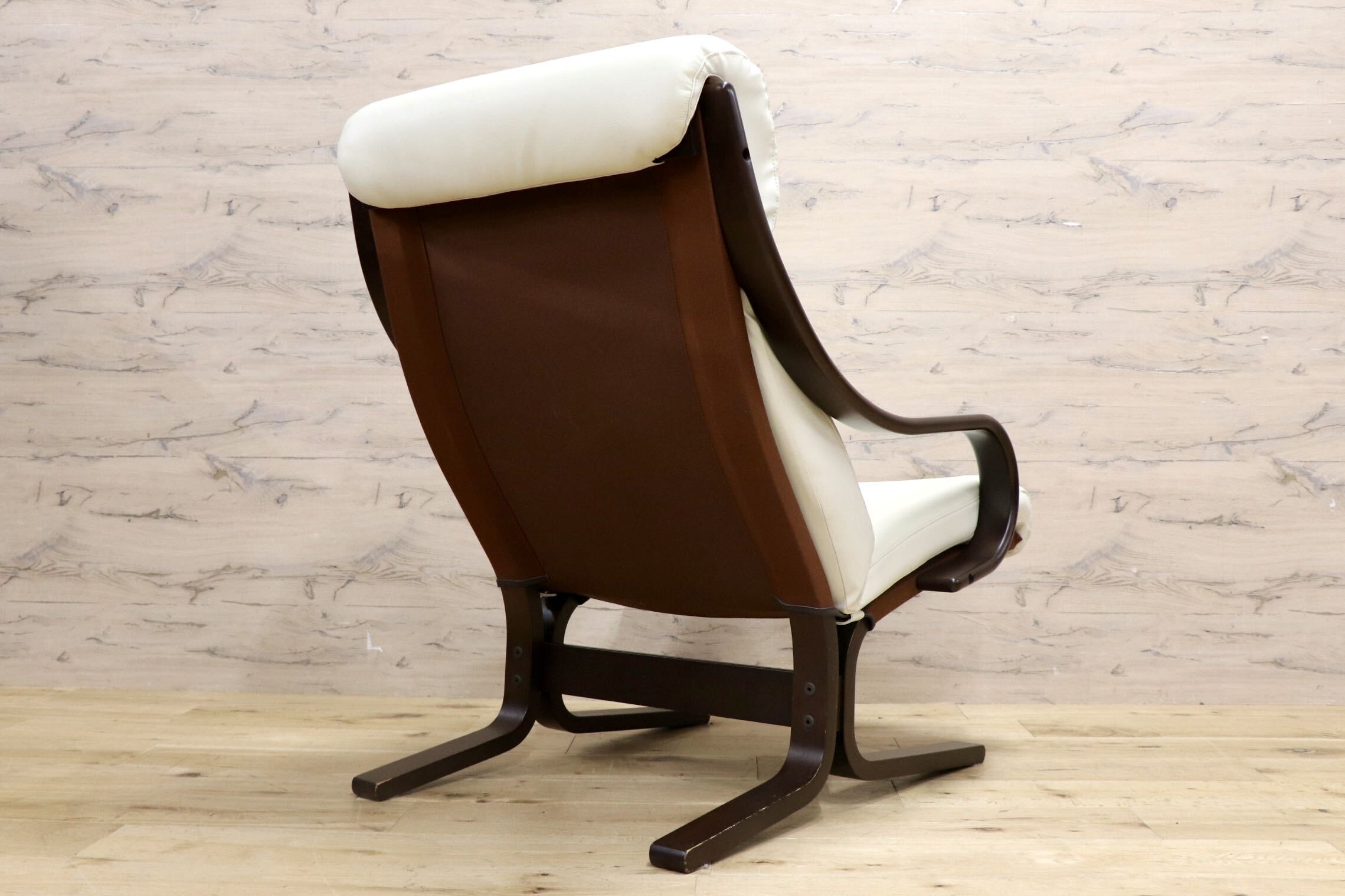 GMJK328A○冨士ファニチア / FUJI FURNITURE Agio アージオ 1人掛けソファ シングルソファ ラウンジチェア 木製 ホワイト レザー 国産家具