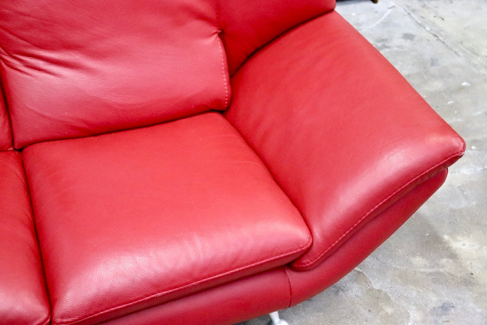GMJS150○NICOLETTI / ニコレッティ 2人掛けソファ ラブソファ 長椅子 本革 レッド スタイリッシュ モダン 約35万 イタリア
