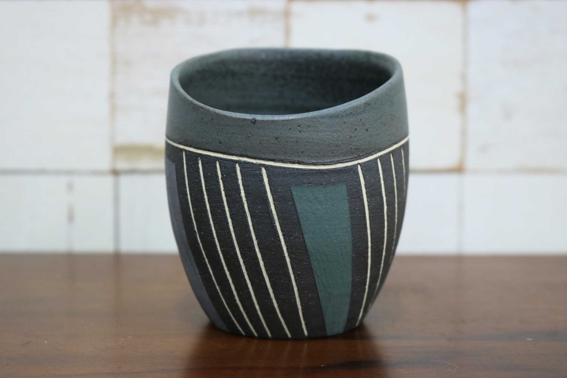 GMJO123◯市野悟窯 市野哲次 丹波焼 彩色線象嵌 カットカップ 陶器 現代陶芸 作家物