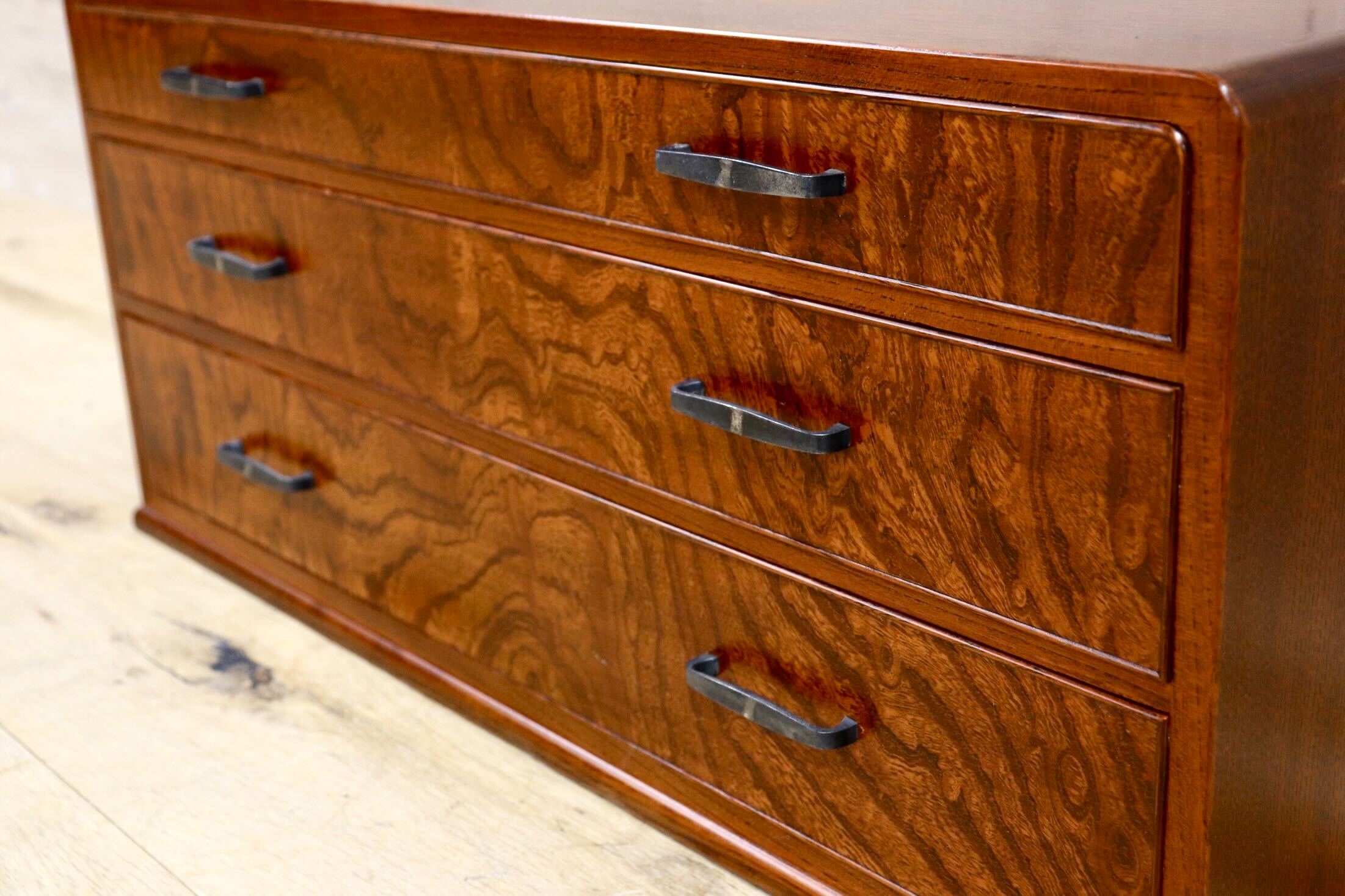 GMIH311D○小箪笥 小引き出し 小物入れ 書類整理箱 ミニチェスト 収納 欅材 3段 古道具 民芸家具 和製アンティーク レトロ