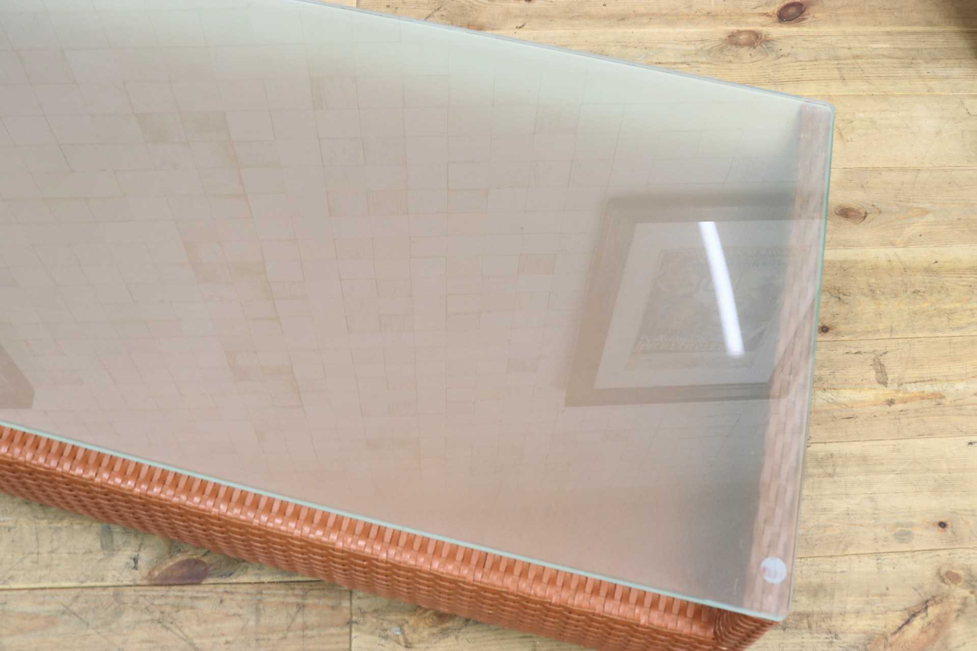 GMJK365◯arflex / アルフレックス A Teble a テーブル リビングテーブル センターテーブル ガラス天板 水牛革 イタリア モダン 定価約30万