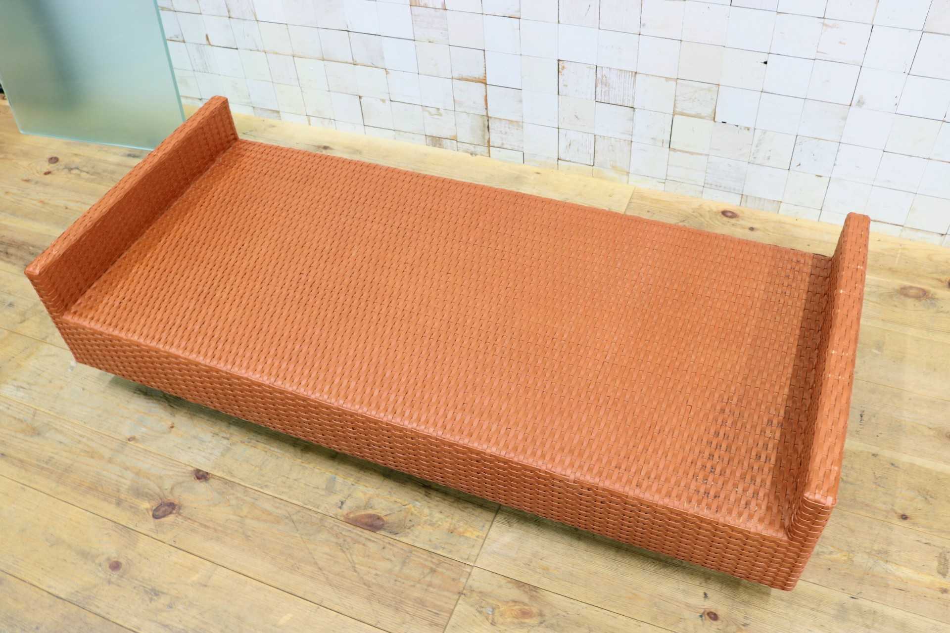 GMJK365◯arflex / アルフレックス A Teble a テーブル リビングテーブル センターテーブル ガラス天板 水牛革 イタリア モダン 定価約30万