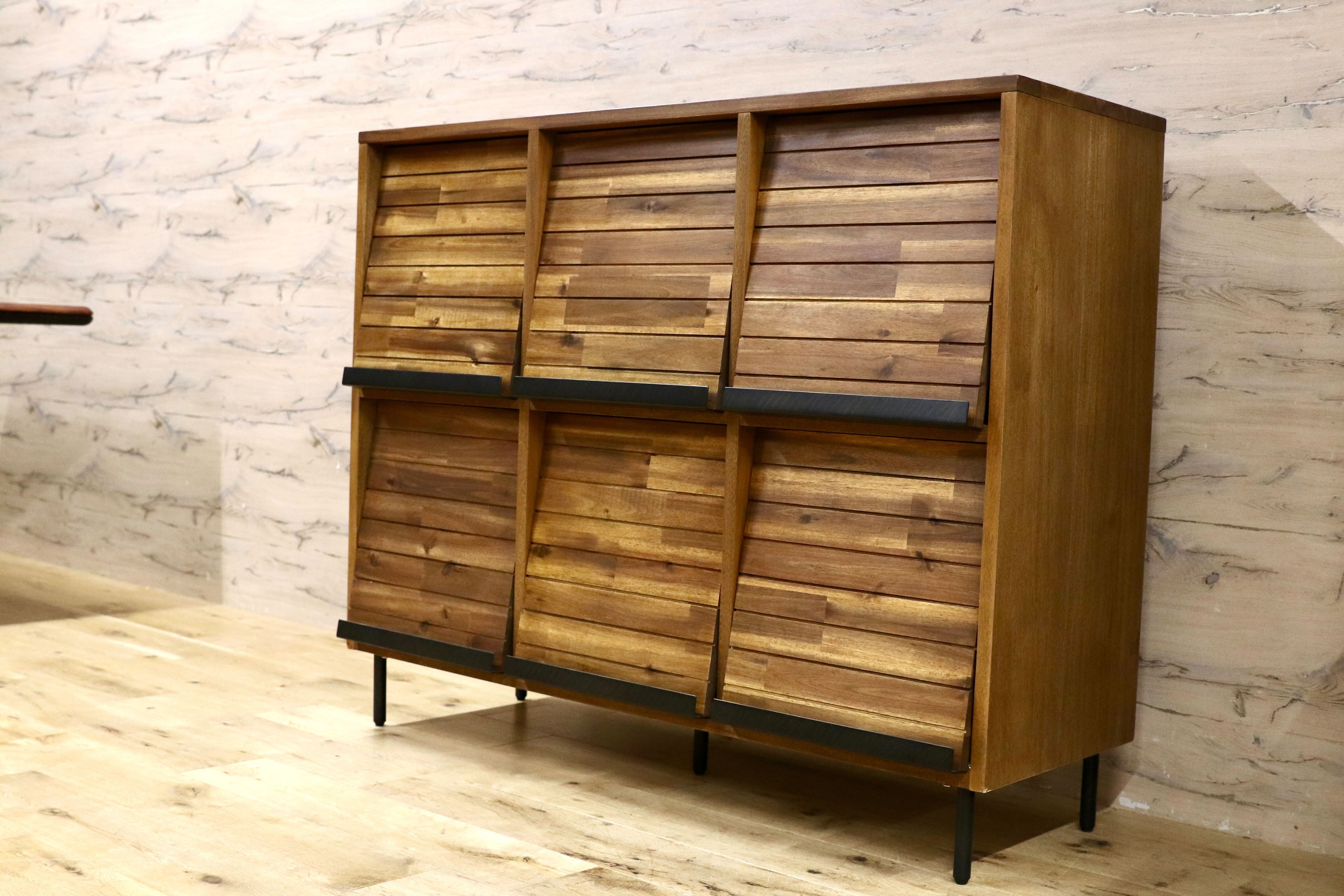 GMIK851○unico / ウニコ SWELLA スウェラ レコードラック サイドボード リビングボード アカシア材 モデルルーム展示品