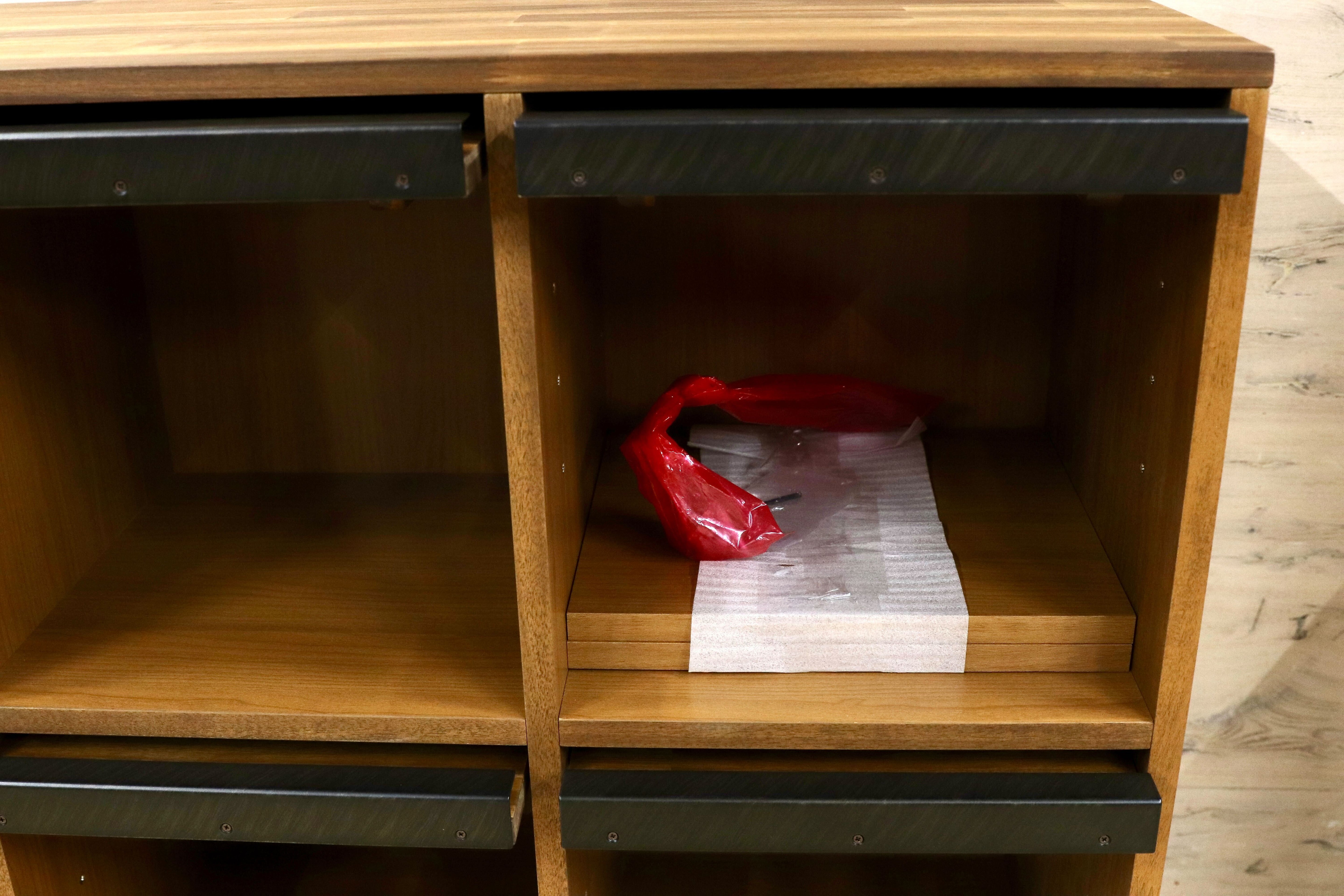 GMIK851○unico / ウニコ SWELLA スウェラ レコードラック サイドボード リビングボード アカシア材 モデルルーム展示品