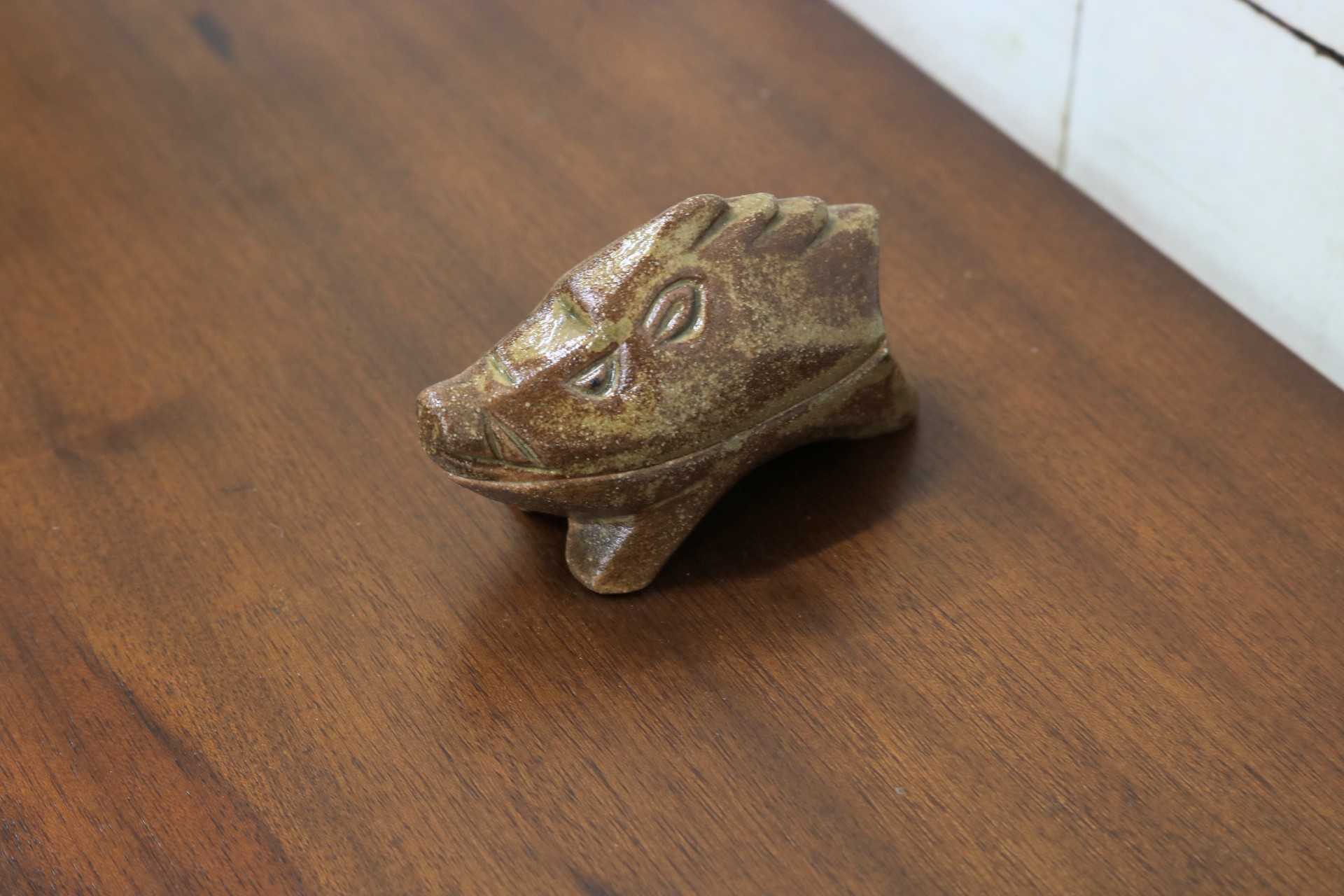 GMJK371Q〇紀州焼 葵窯 二代 寒川栖豊 置物 小物入れ 茶道具 香合 猪 亥 干支 縁起物 共箱 陶器 焼物