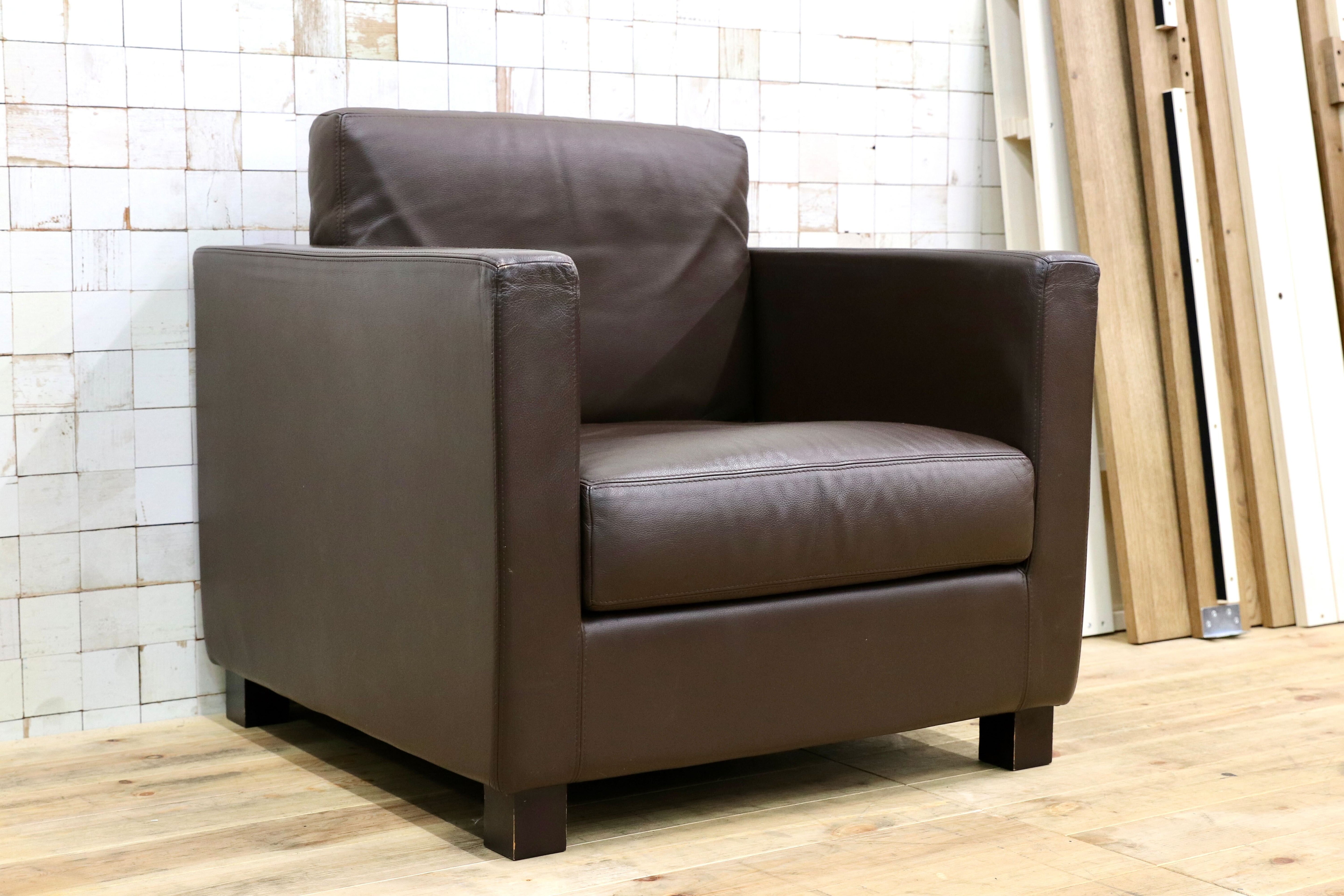 GMIK410○Cassina / カッシーナ CATHERINE MEMMI カトリーヌ・メミシングルソファ 1人掛けソファ Dブラウン 本革 参考価格39~48万