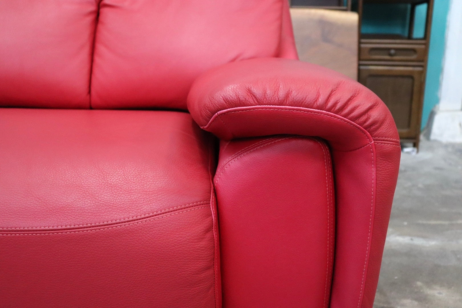 GMJK263C○FUJI FURNITURE / 冨士ファニチア L6760A 1人掛けソファ シングルソファ ラウンジチェア 本革 レッド 国産家具 美品