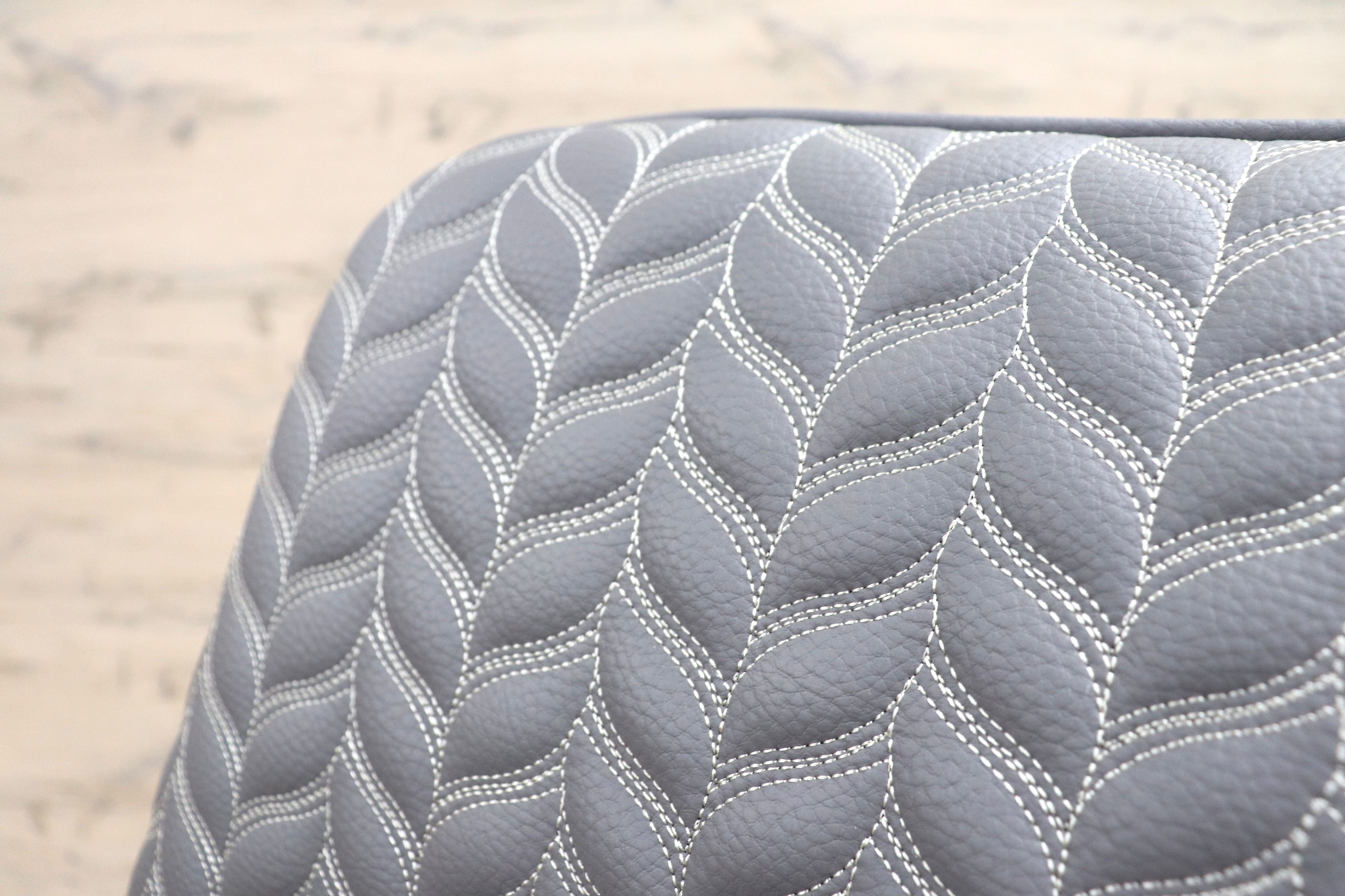 GMIS334B○モダン ダイニングチェア アームレスチェア 椅子 食卓椅子 レザー 本革 ナチュラル シンプル スタイリッシュ 展示品