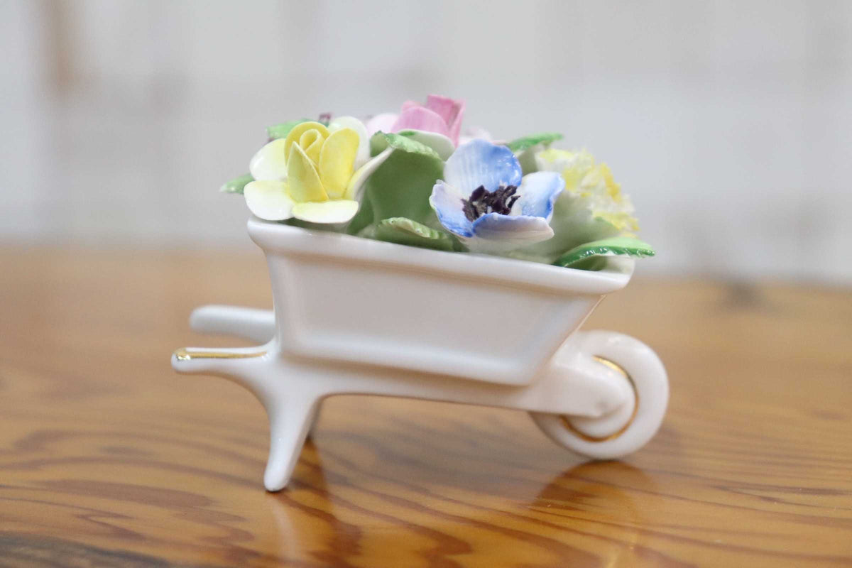 GMJO137K◯Royal Doulton / ロイヤルドルトン 陶花 手押し車 花車 置物 オブジェ 陶器 インテリア フラワー 英国 ヴィンテージ 美品