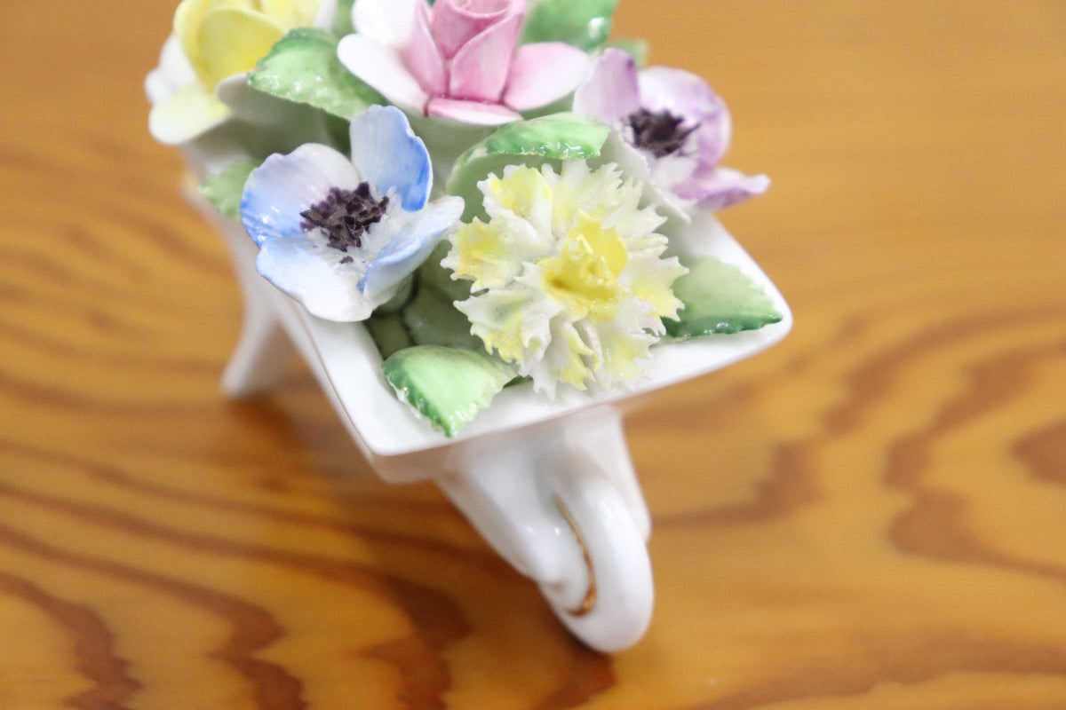 GMJO137K◯Royal Doulton / ロイヤルドルトン 陶花 手押し車 花車 置物 オブジェ 陶器 インテリア フラワー 英国 ヴィンテージ 美品