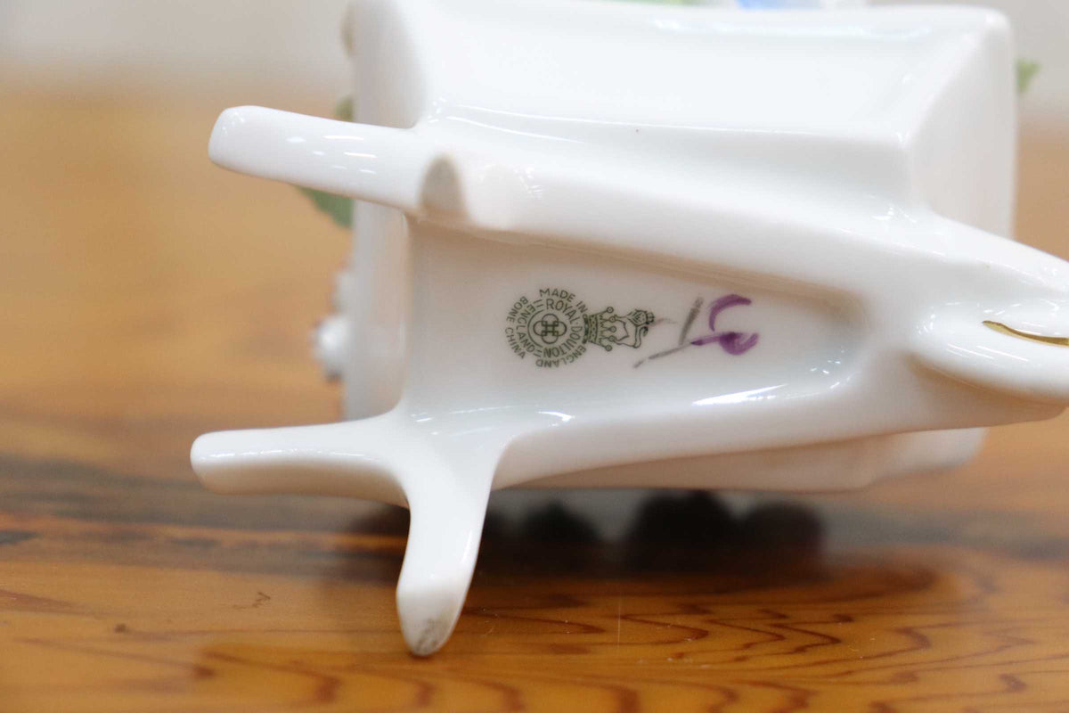 GMJO137K◯Royal Doulton / ロイヤルドルトン 陶花 手押し車 花車 置物 オブジェ 陶器 インテリア フラワー 英国 ヴィンテージ 美品