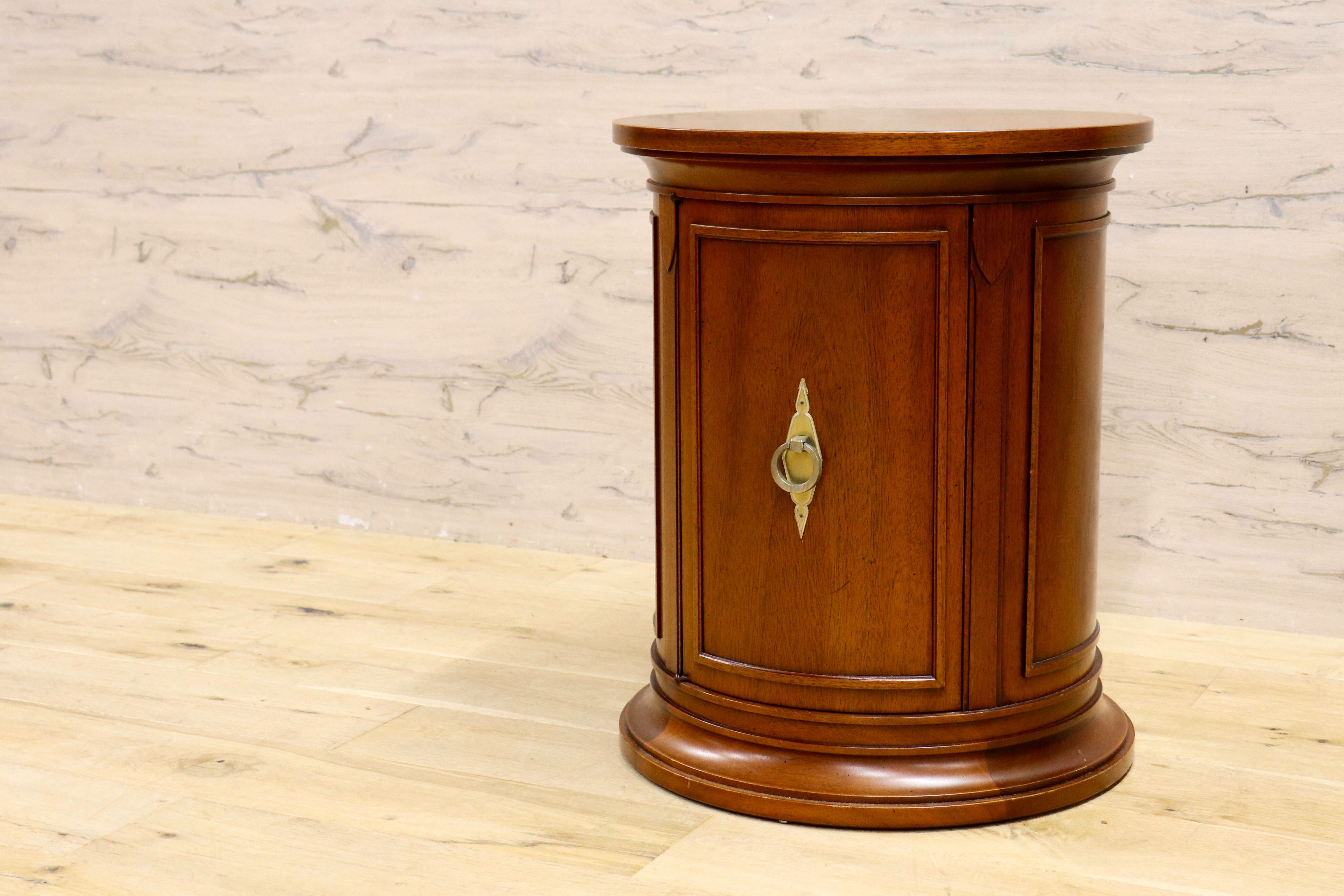 サイドテーブル