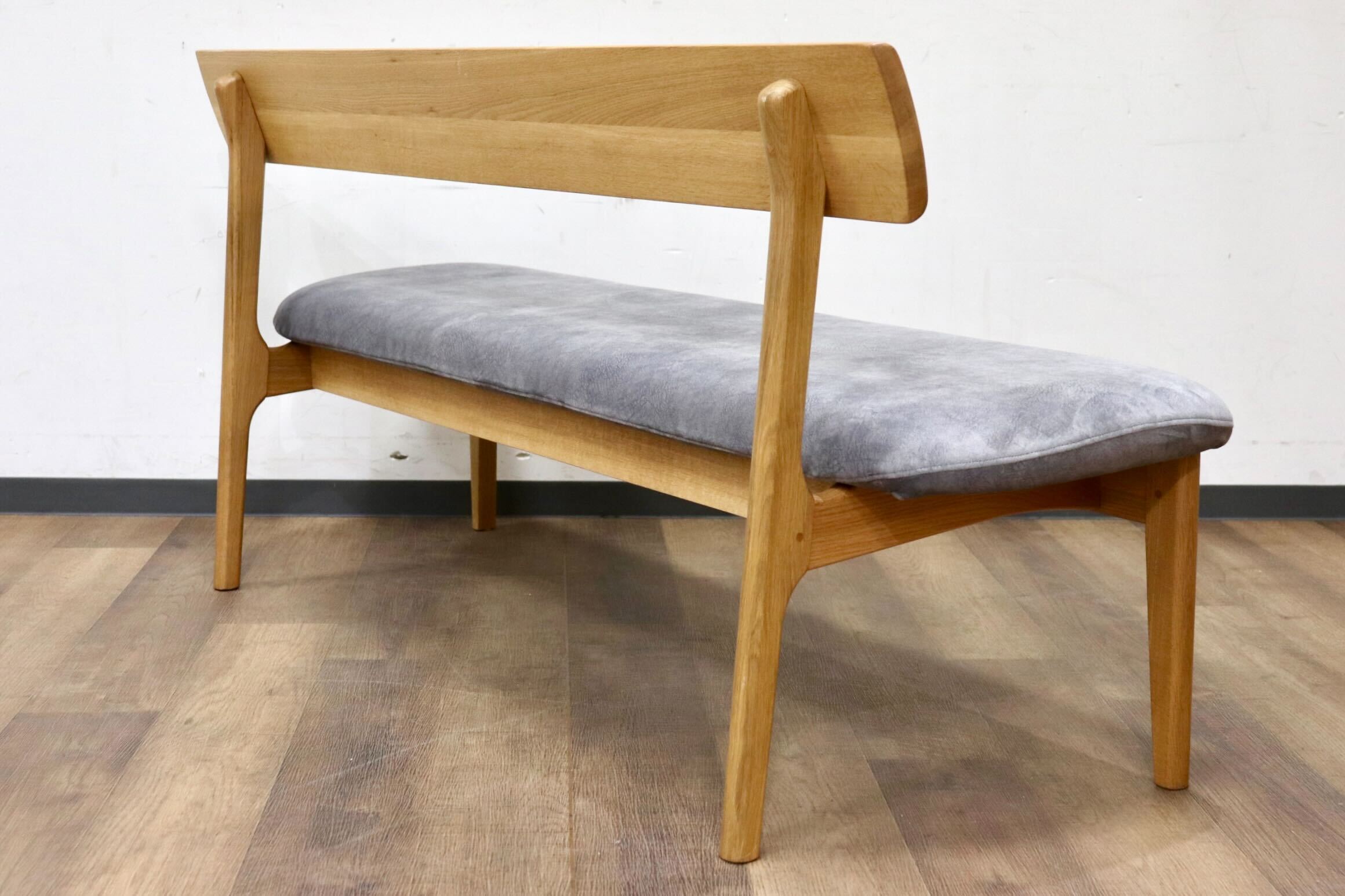 GMHK861C○イバタインテリア / ibata ダイニングベンチ 長椅子 食卓椅子 スエード調ファブリック 楢材 北欧スタイル 飛騨家具 展示品