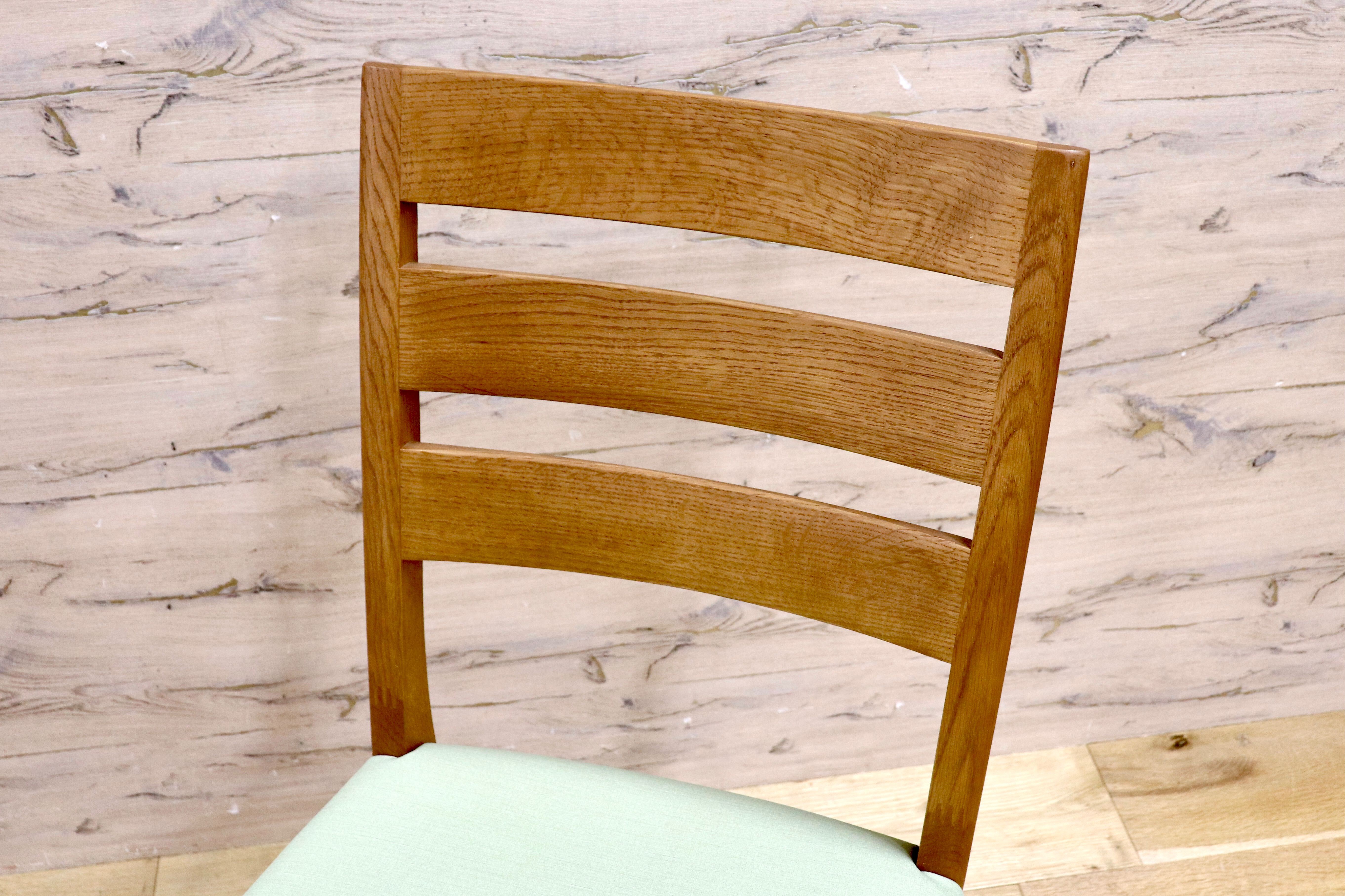 GMHK556B○karimoku / カリモク CT6115 ダイニングチェア 2脚セット アームレスチェア 椅子 シンプル モダン 国産家具 展示品